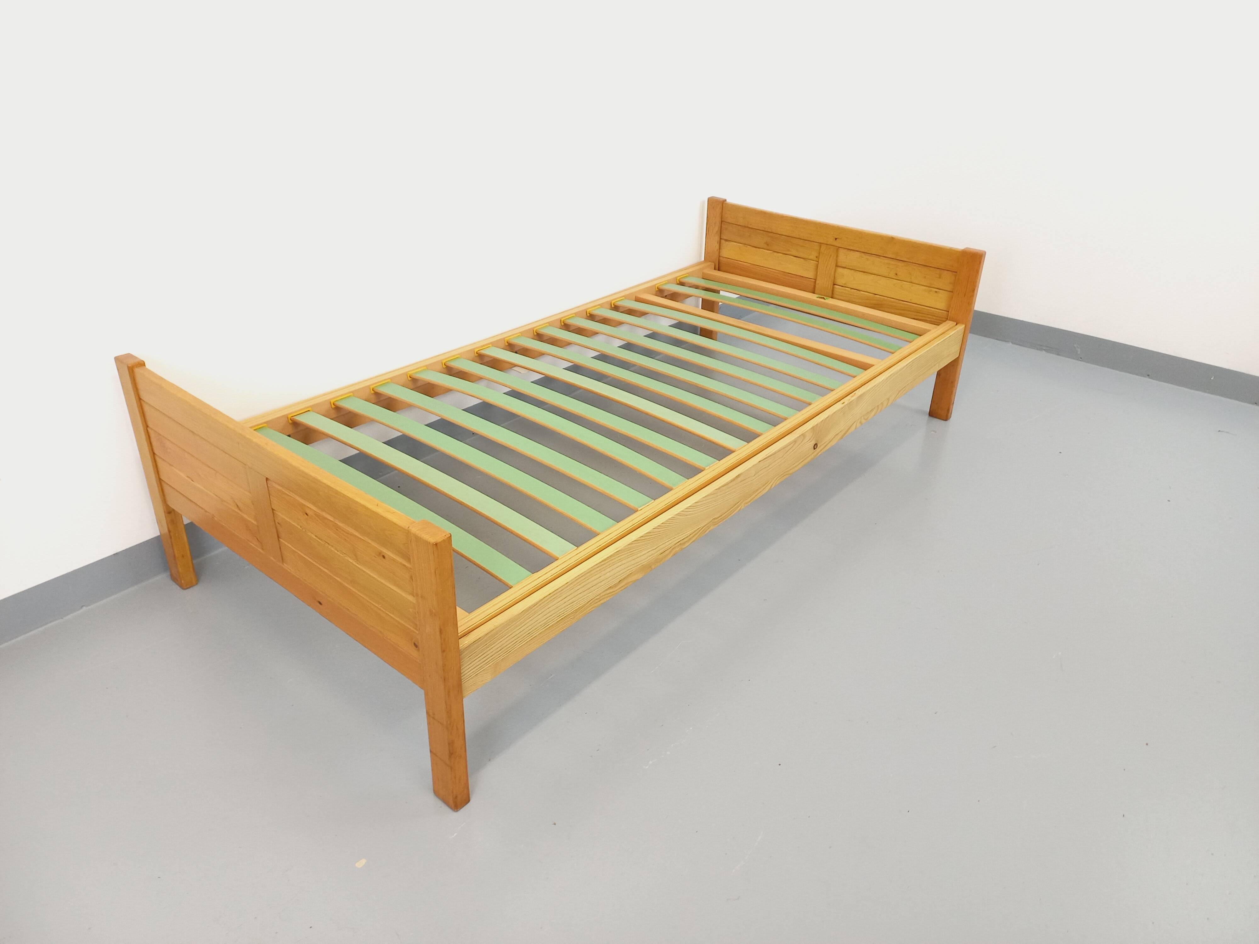 Vintage Mountain Design Les Arcs bed in ash wood from the 60s 70s