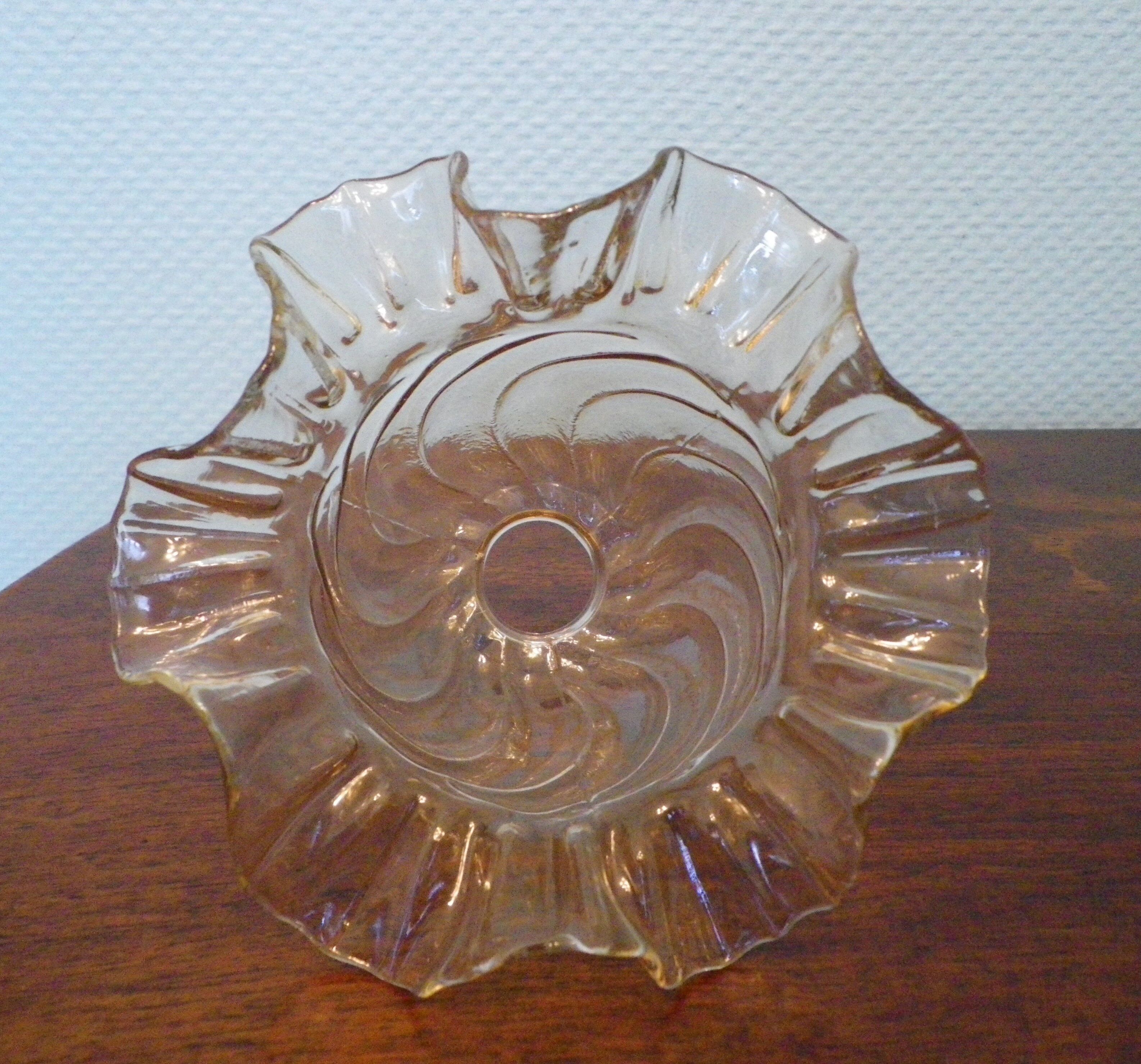 Wall lamps in gilded metal, verrine in the shape of amber glass corollas, 70s