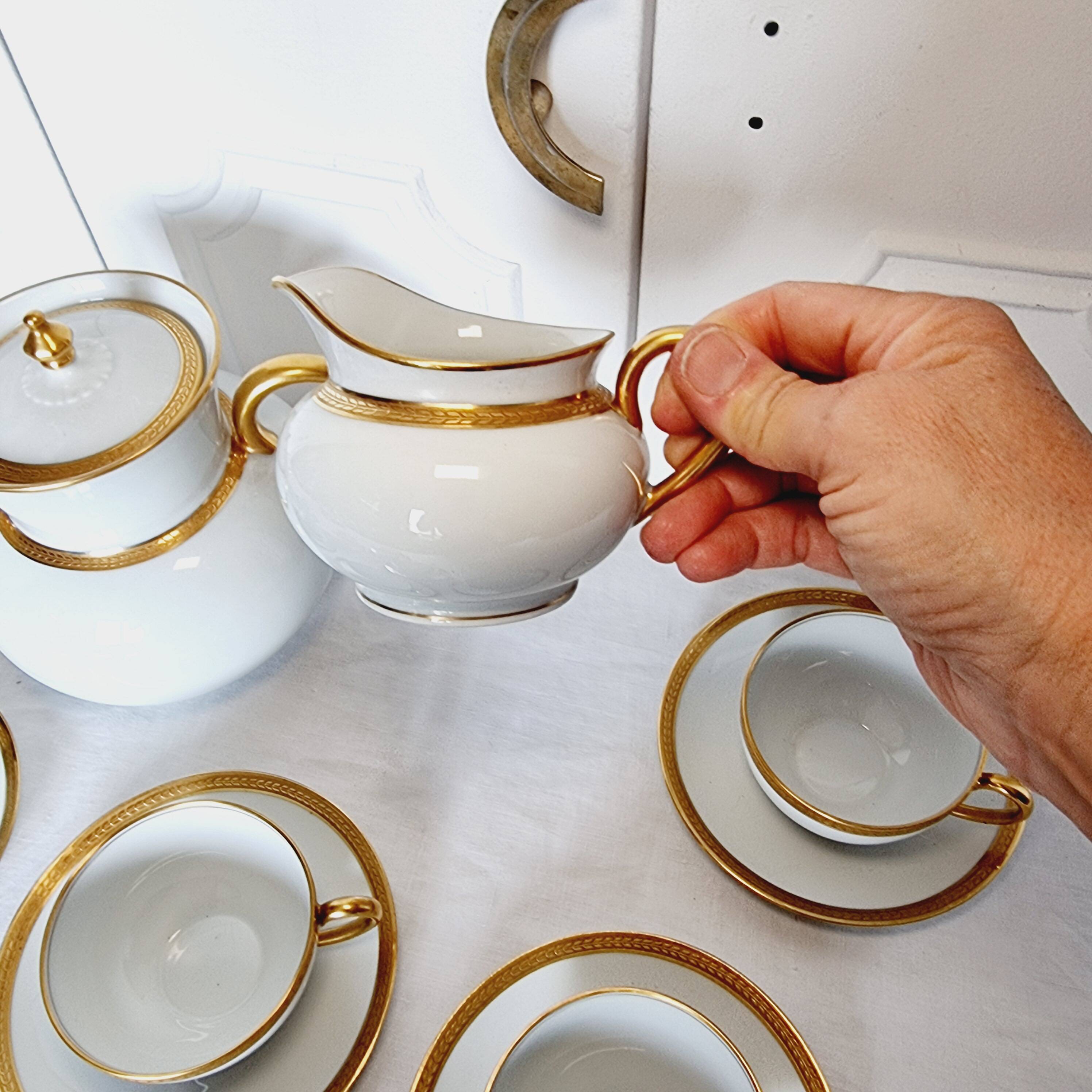 Impeccable Haviland Limoge coffee or tea service in fine porcelain and/or 24 carat