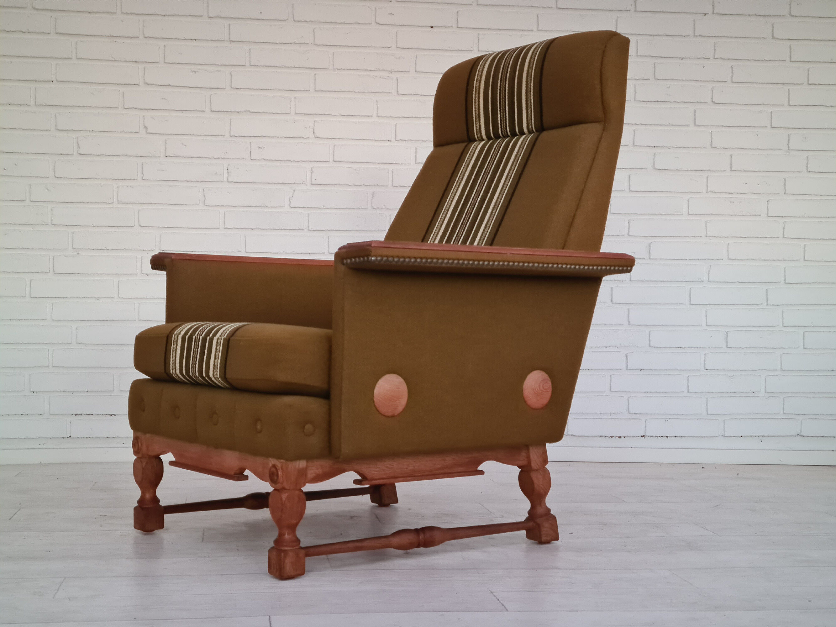 Ensemble de fauteuils bois de chêne laine état d’origine années 1970