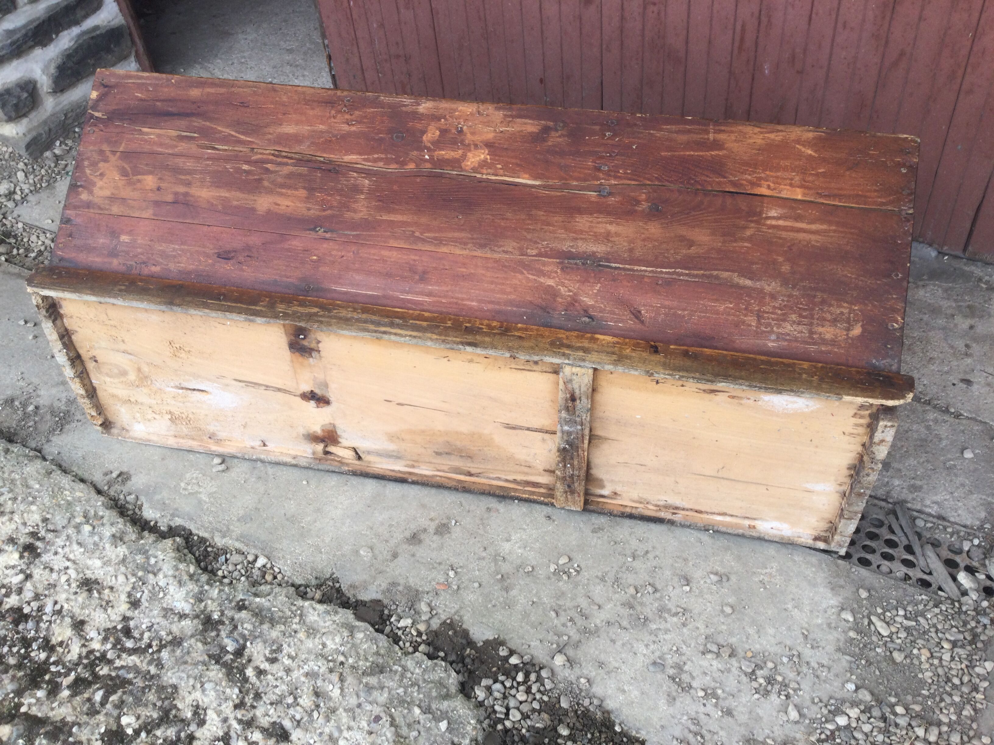 Storage box