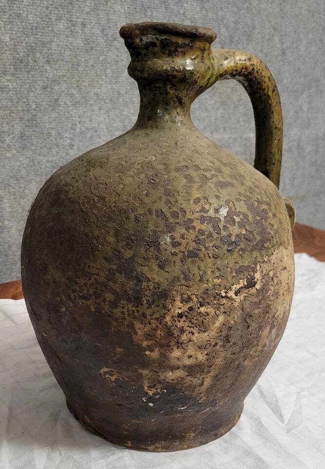 Old traditional Kabyle / Berber terracotta pottery