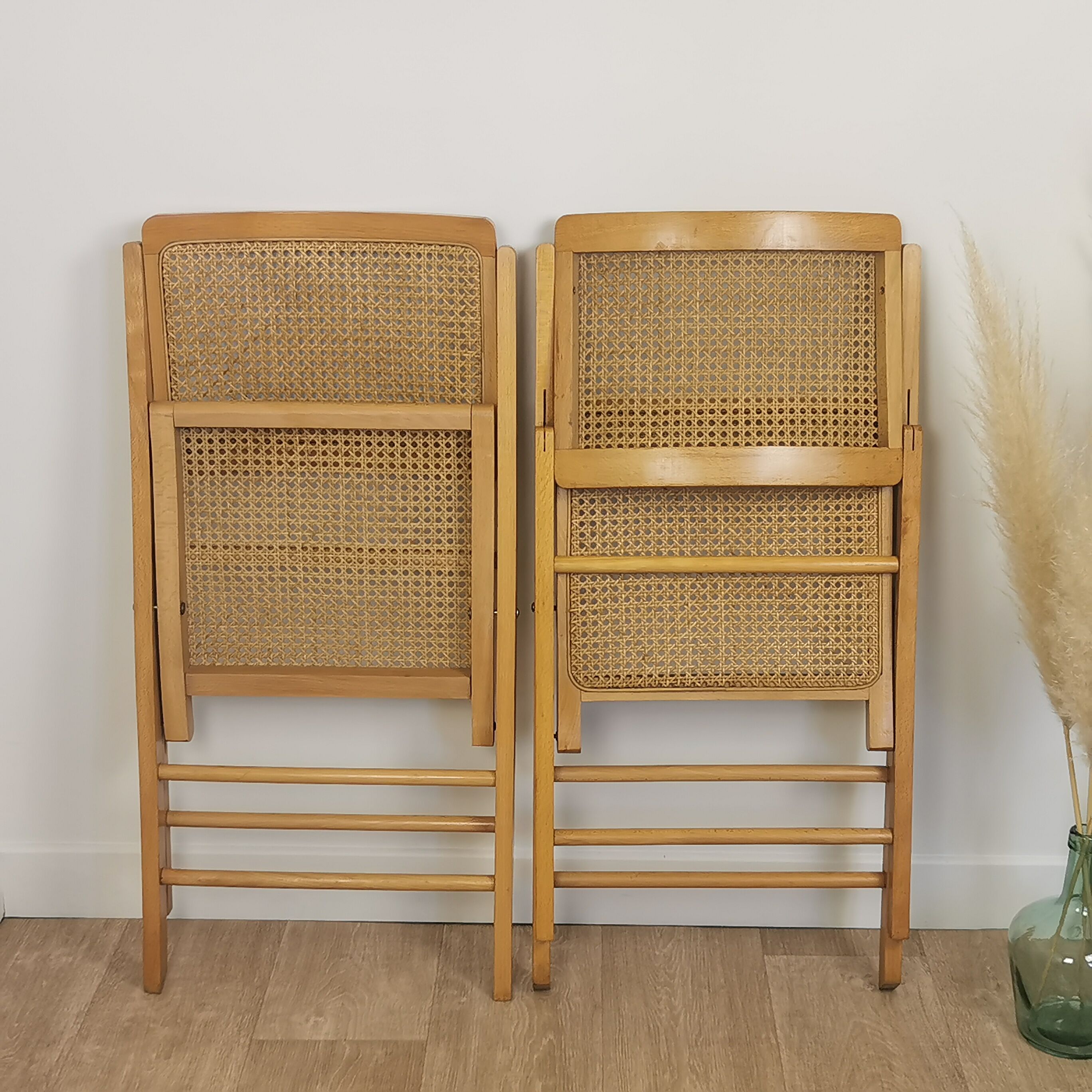 Chaises pliantes cannées