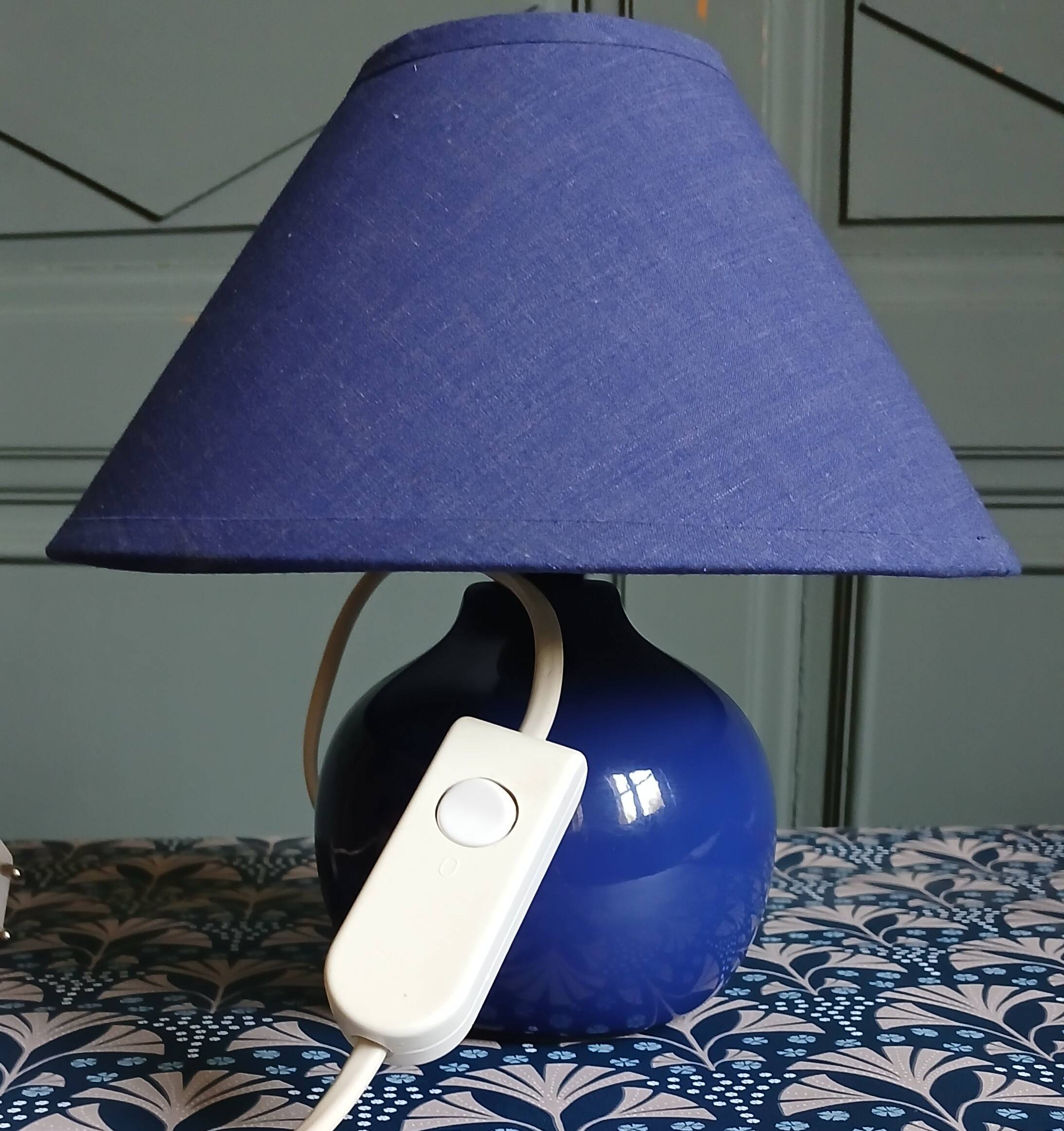 Lampe de chevet bleu Klein en céramique