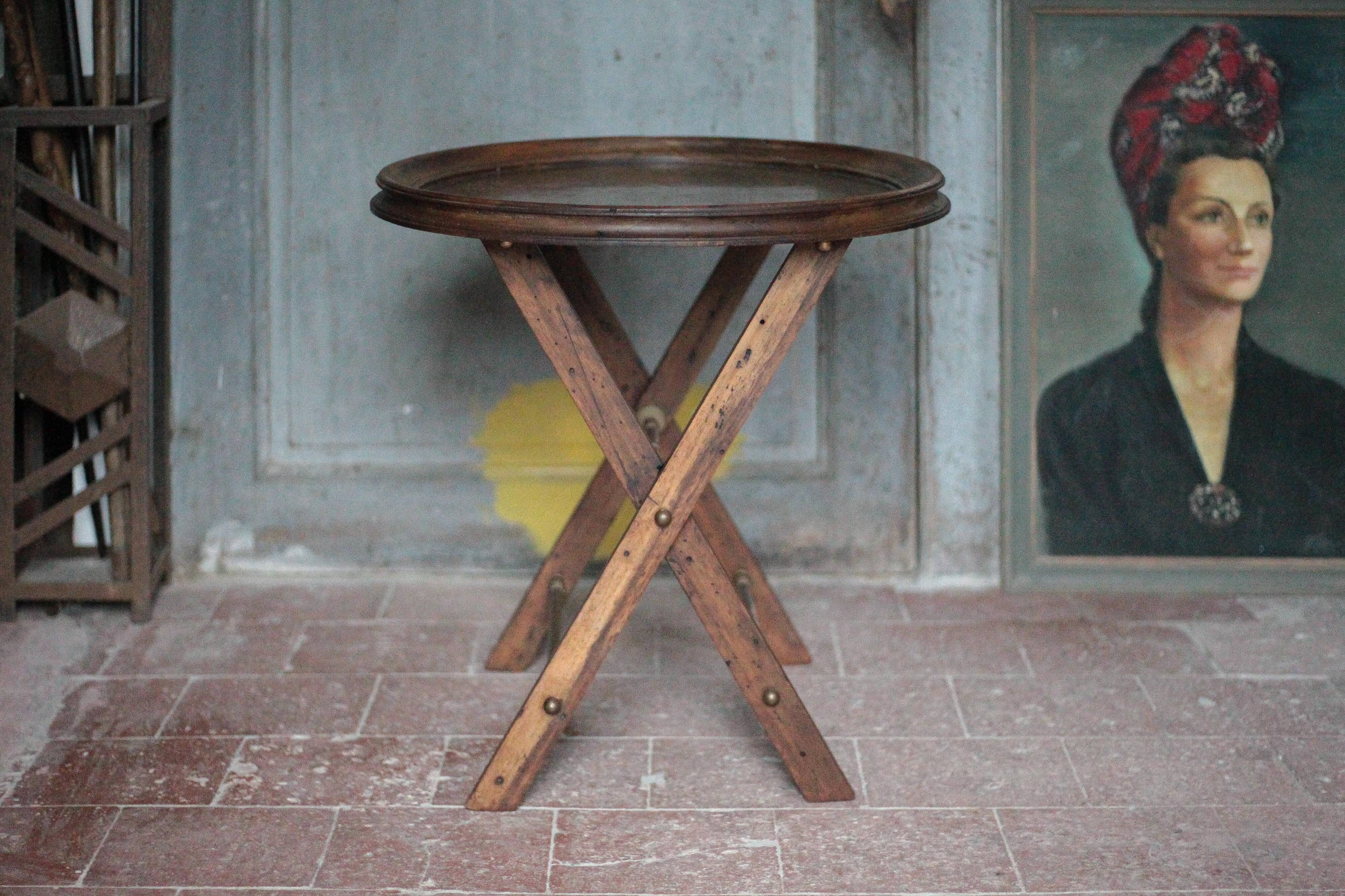 Small folding coffee table with a wooden top and brass in the Napoléon III style.