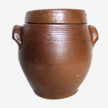 Covered pot in enamelled sandstone