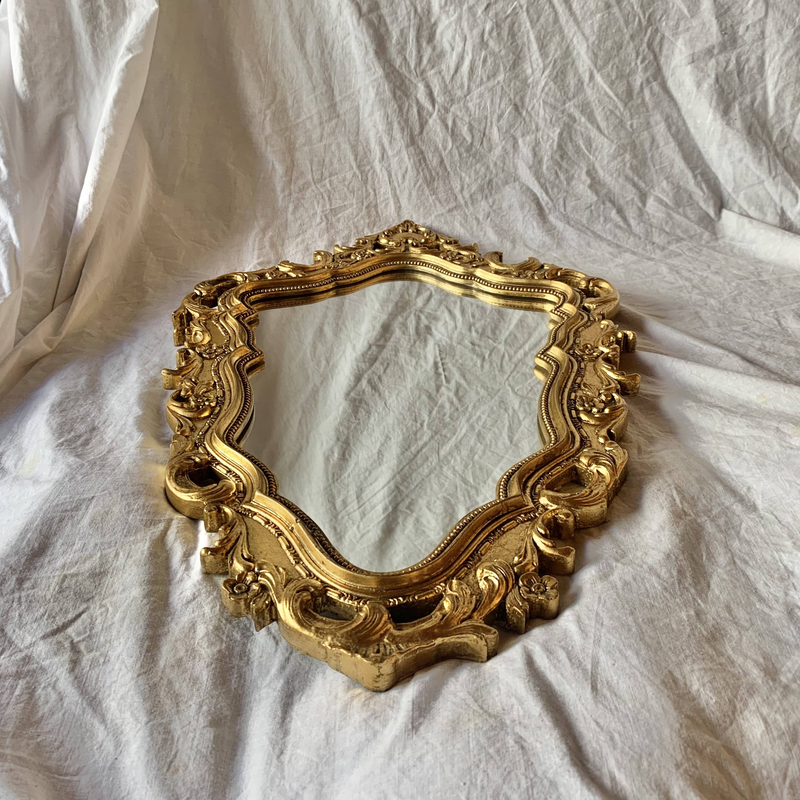 Old mirror in golden resin - 43 x 68 cm