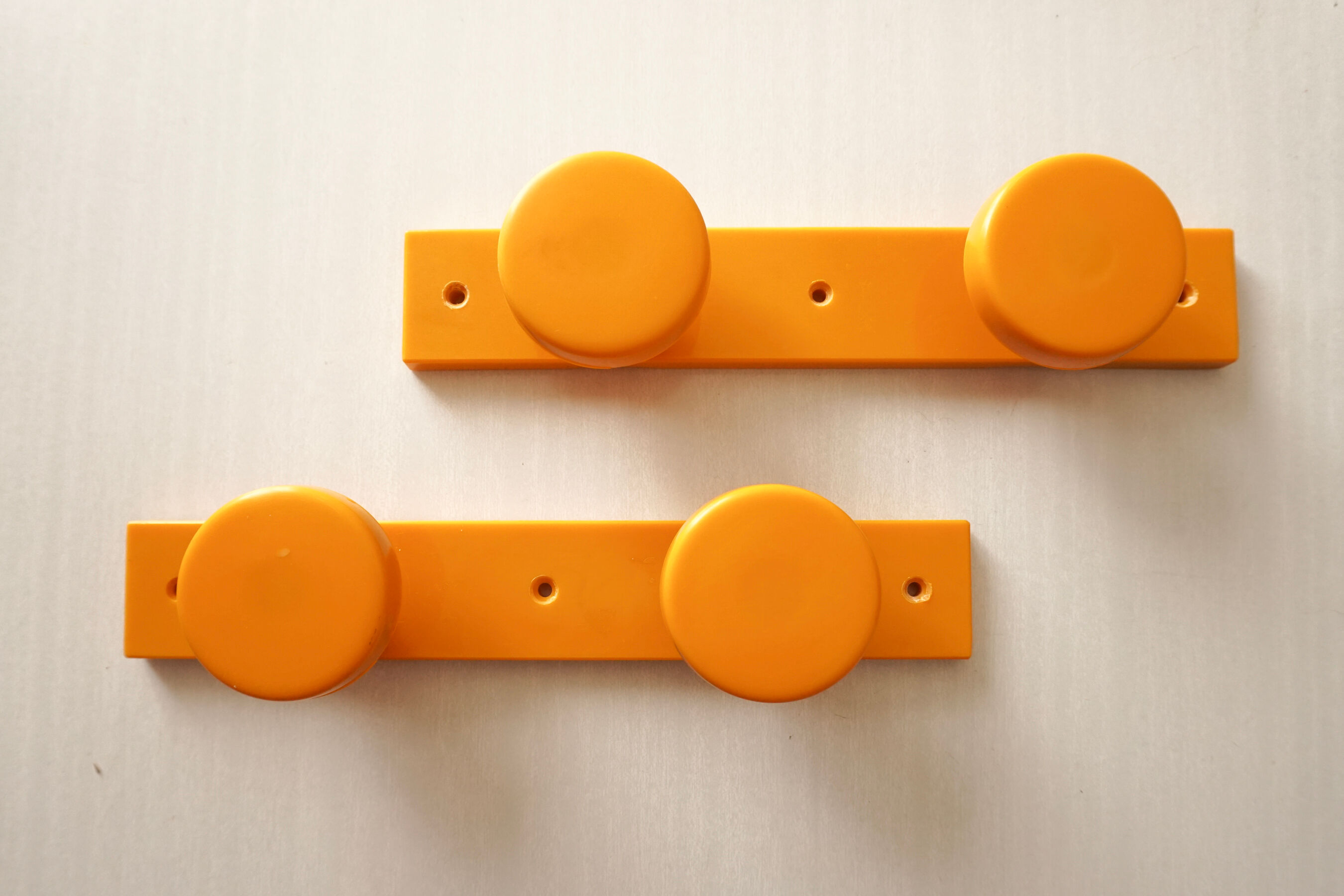 Double orange hooks 70's