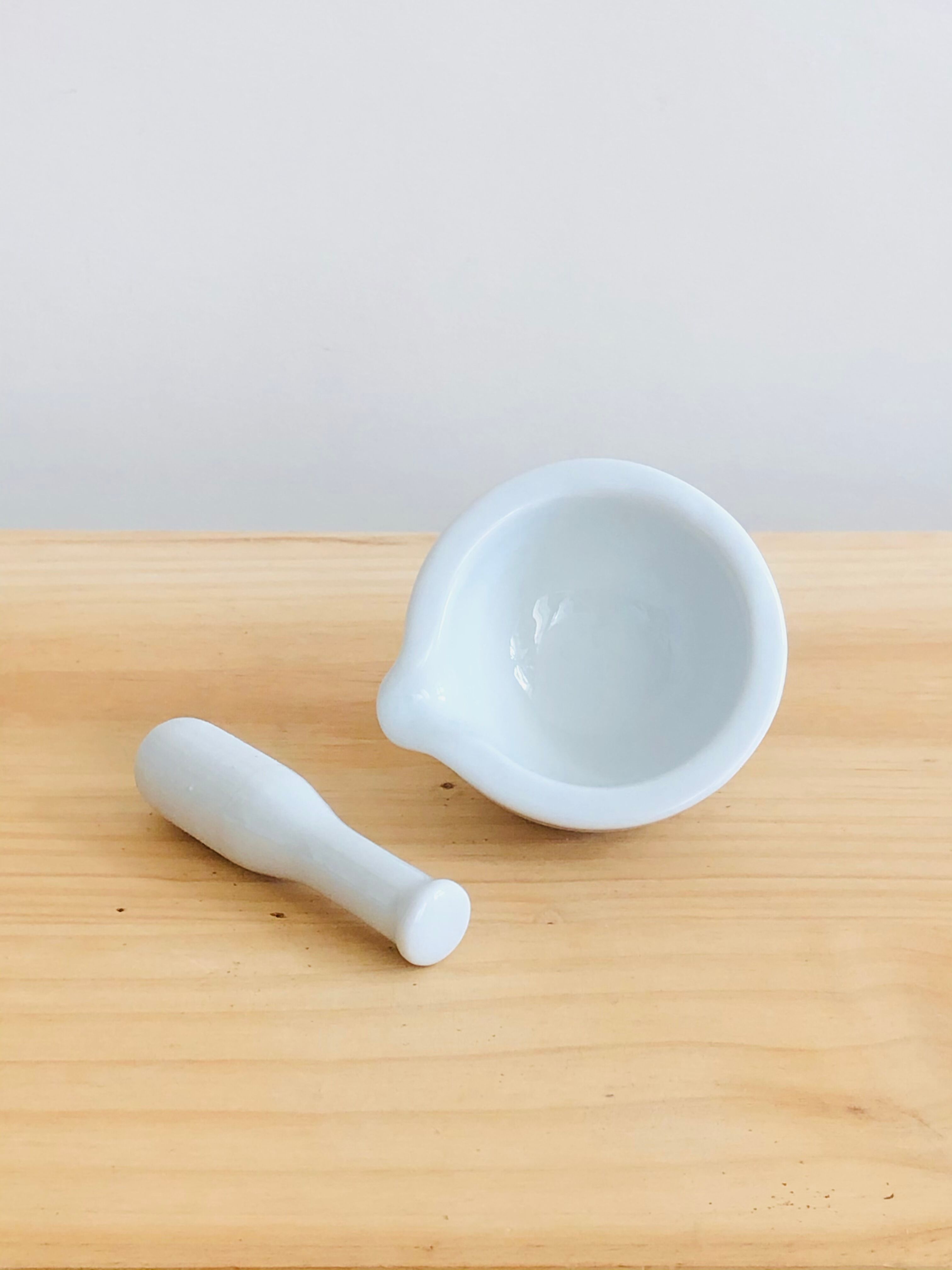 Mortier et pilon en porcelaine D8cm
