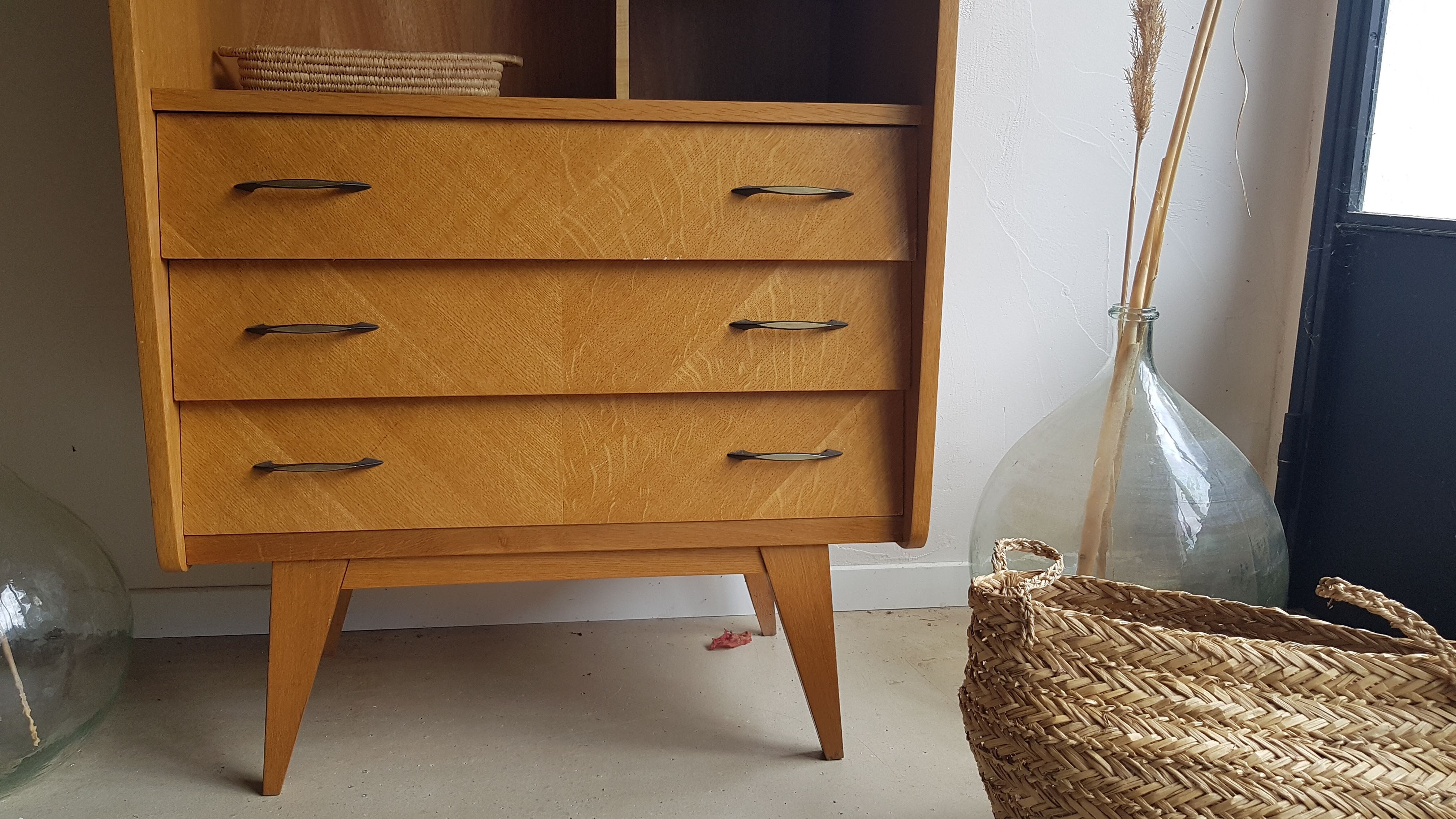 Bookcase feet compass 60