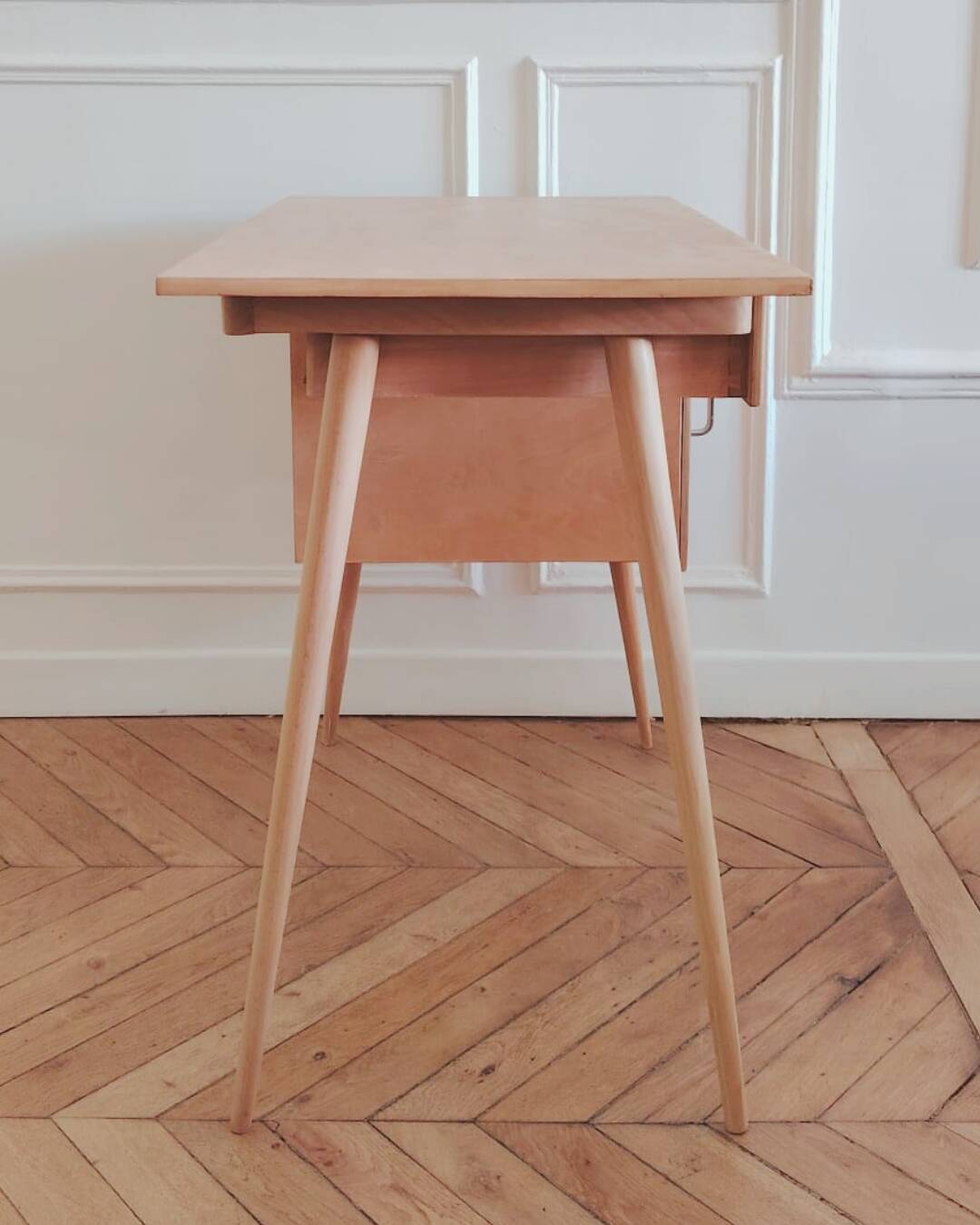 Renovated vintage Baumann desk, 1960s.