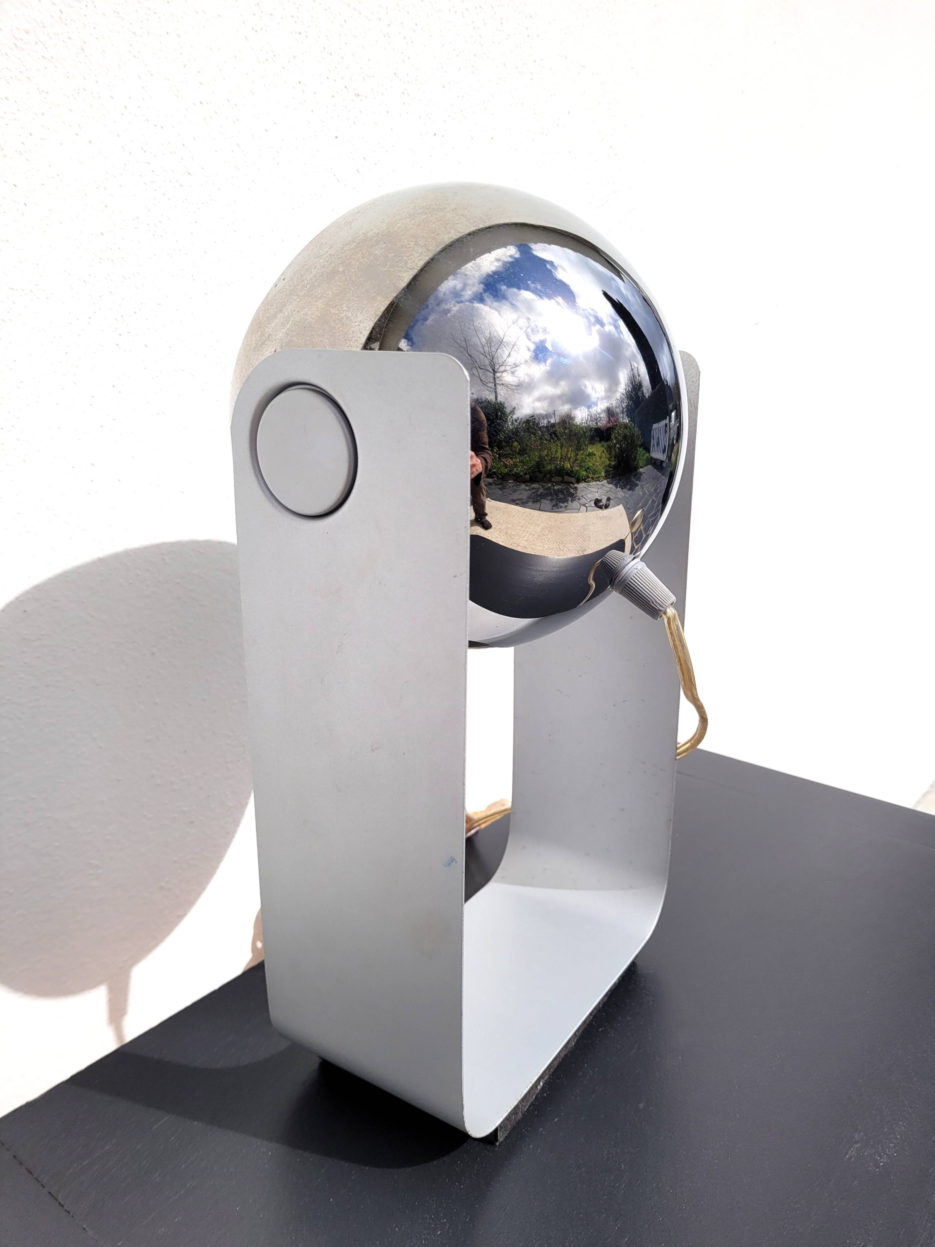 Eyeball lamp design Massive