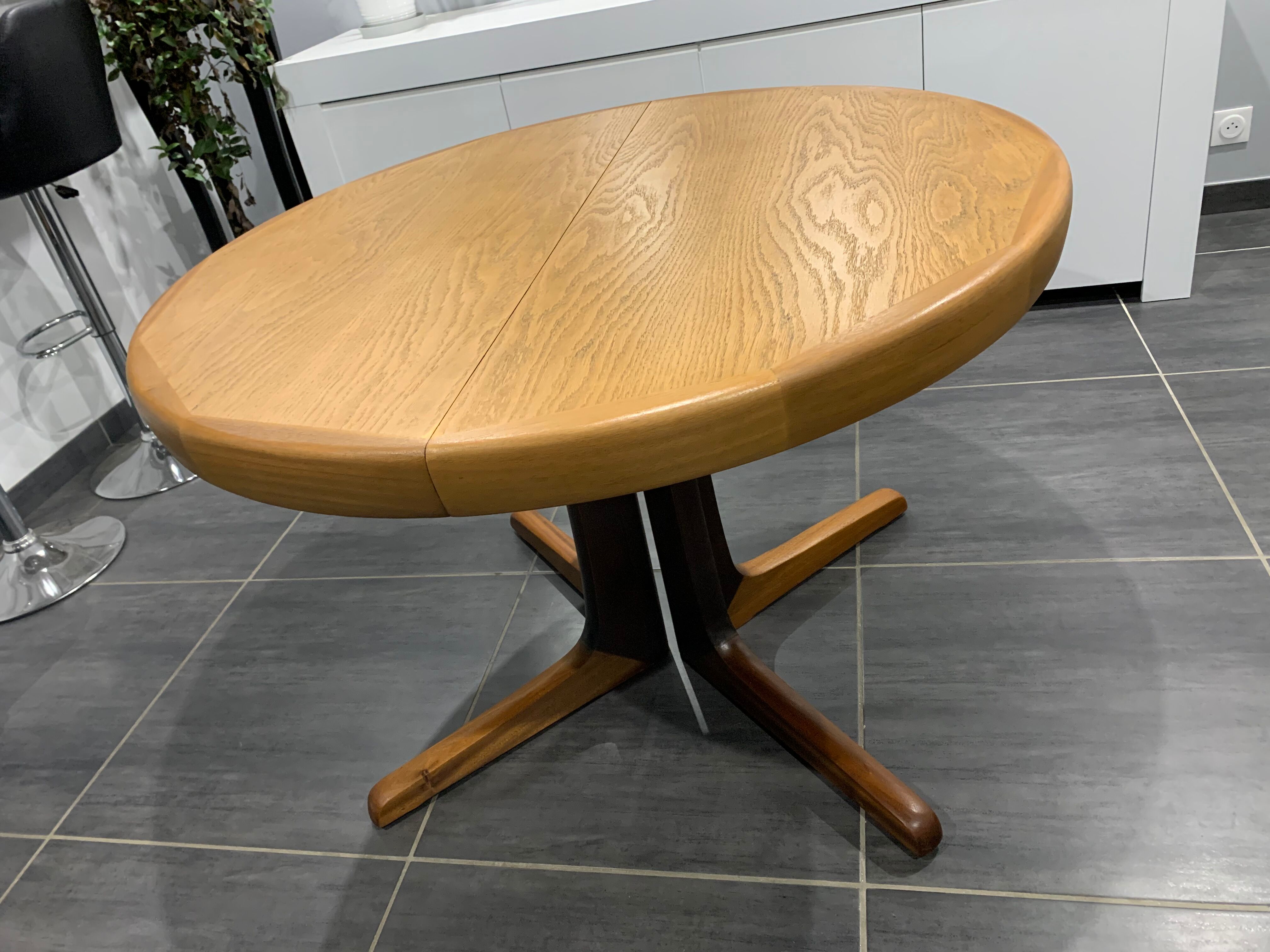 Baumann vintage 1970s extendable table