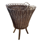 Rattan basket on feet