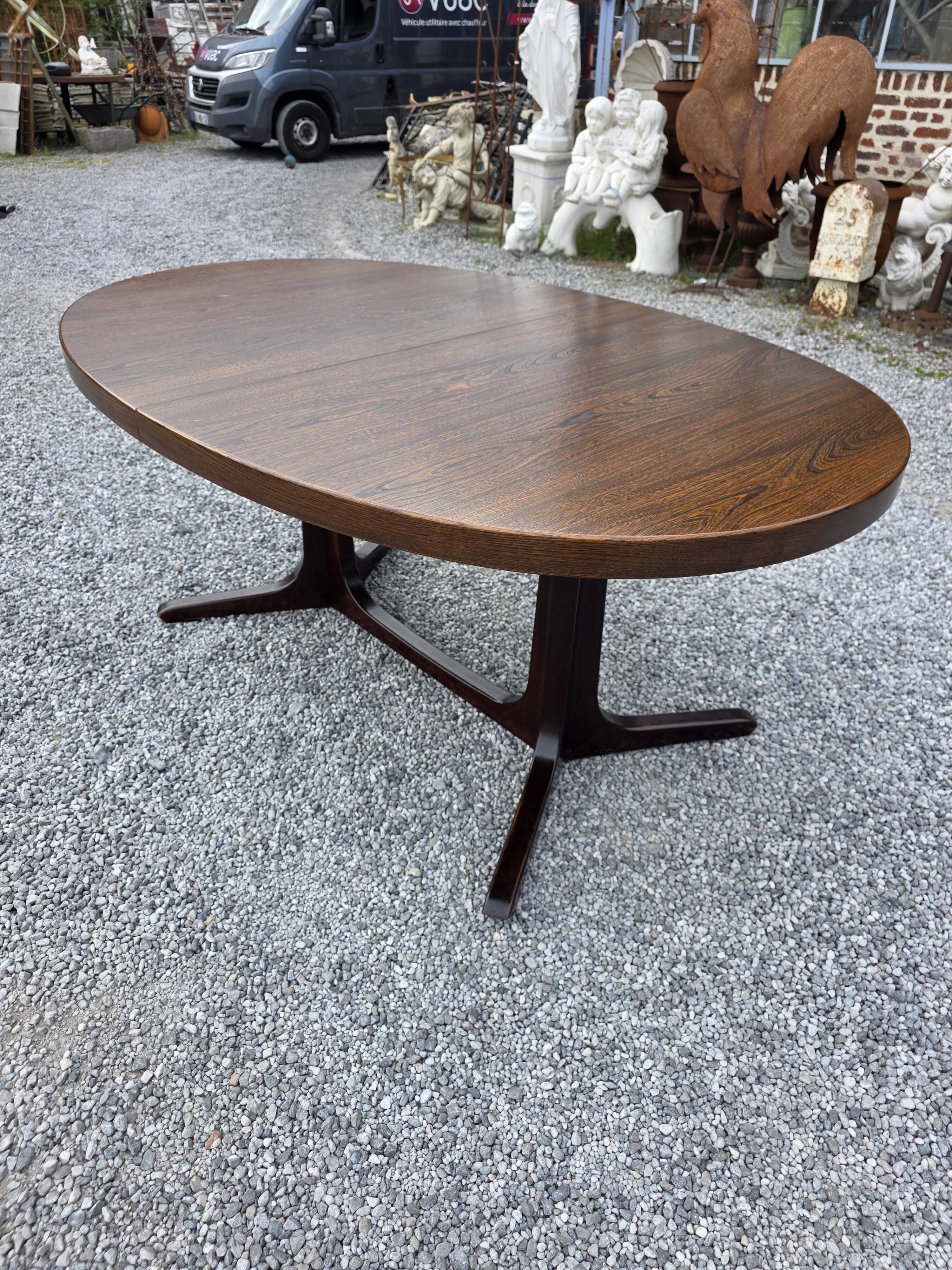 Extensible Baumann table in oak from the 1960s.