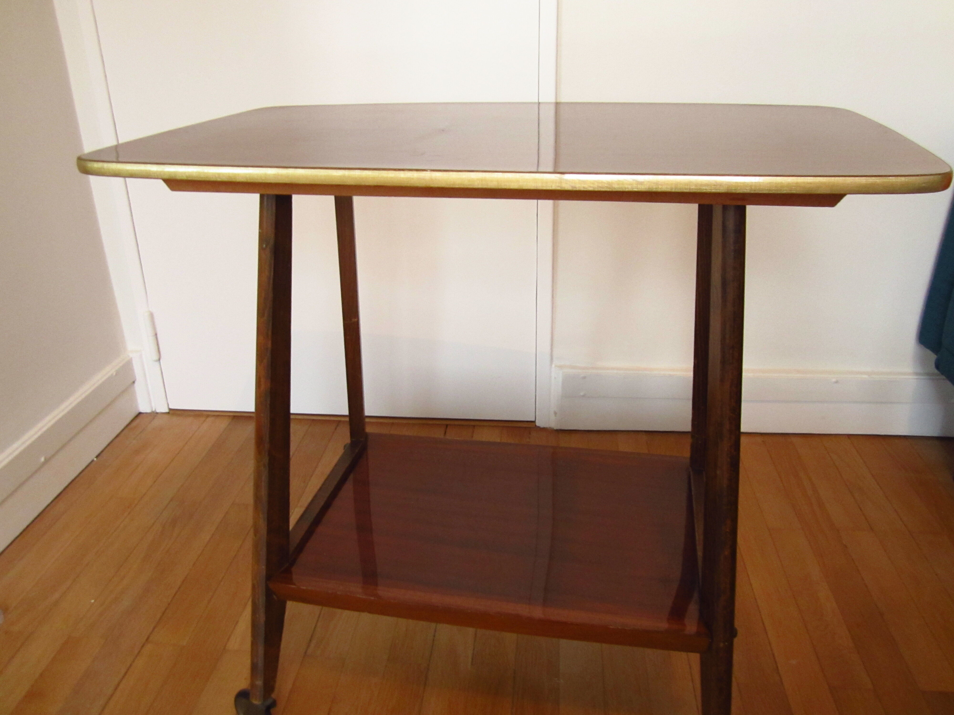 Table desserte TV sur roulettes (70's)