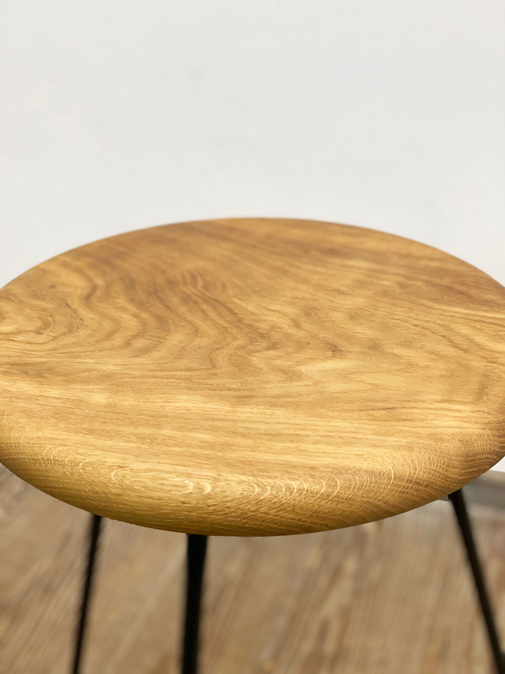 Bar stool in steel and oak