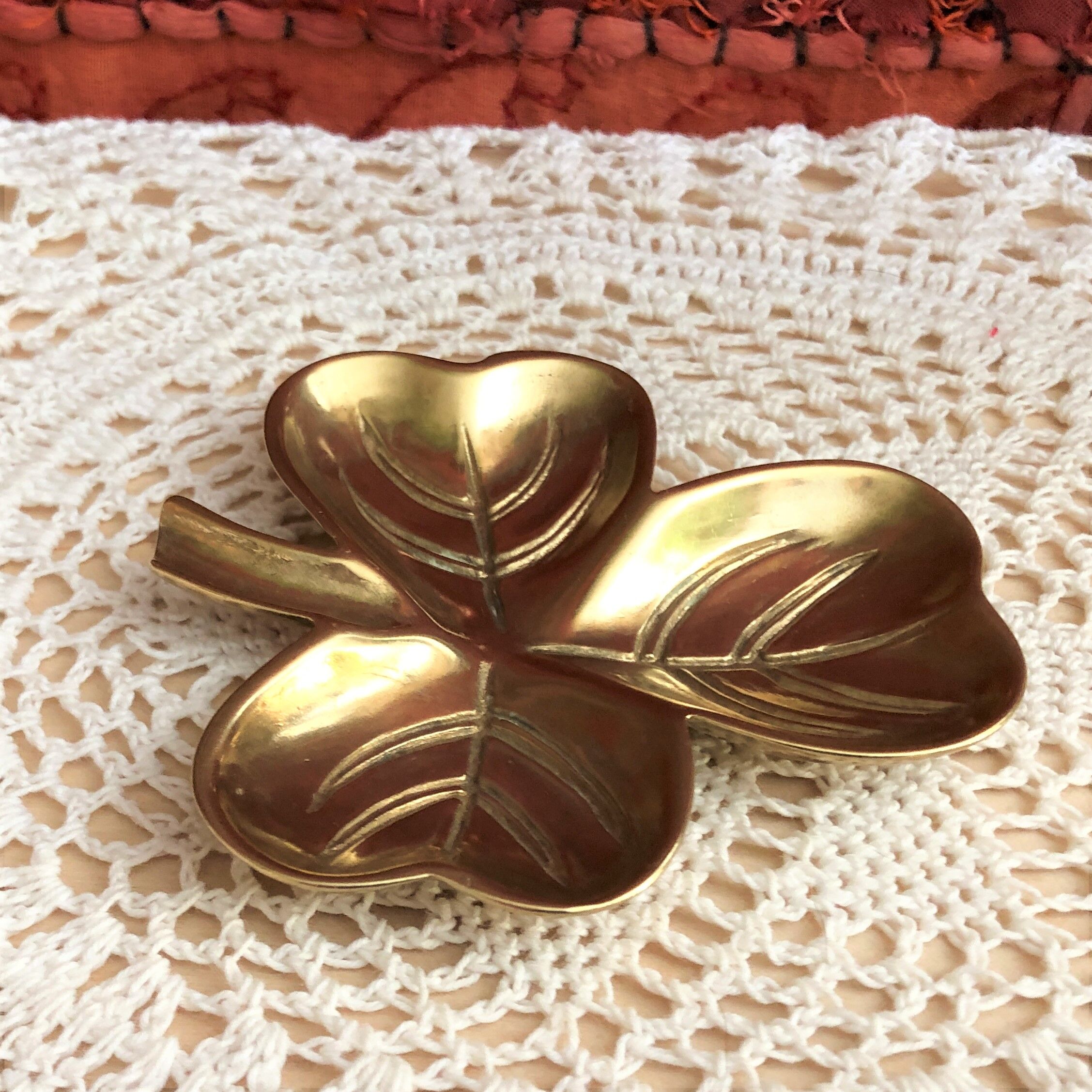 Ashtray Art Deco style décor clovers