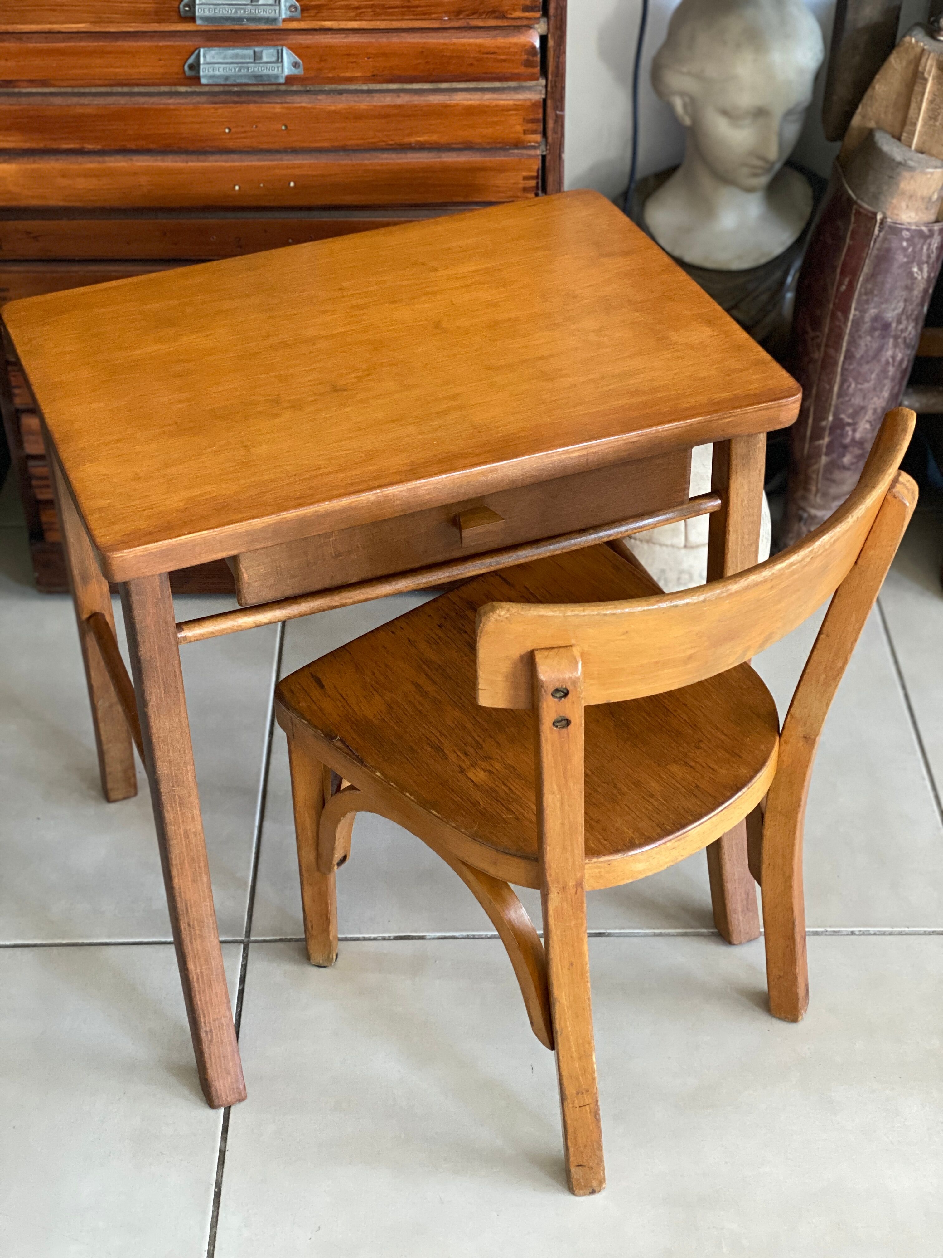 Ensemble bureau et chaise enfant Baumann