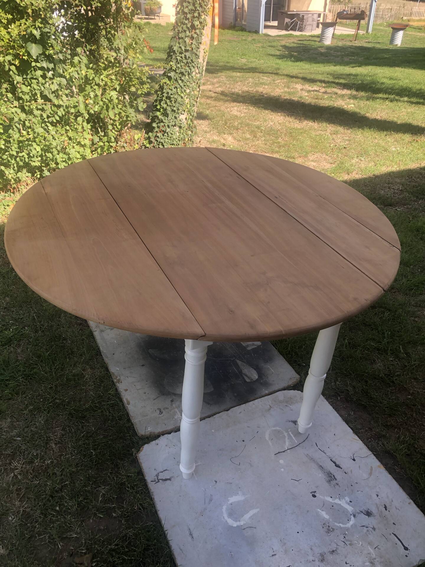 Antique round table