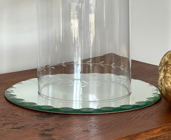 Cloche ancienne et son plateau