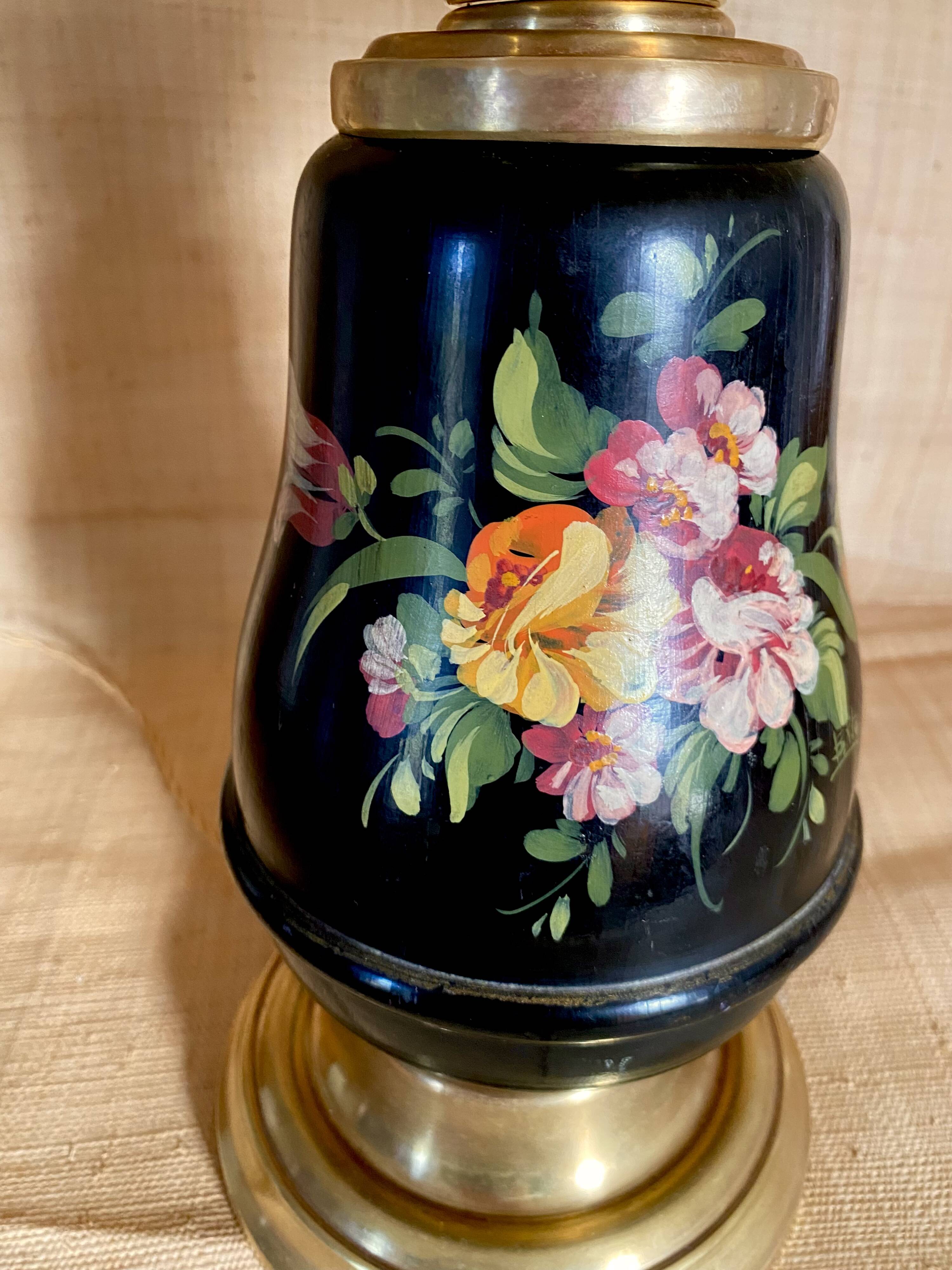 Lamp from the early 1900s, fabric cable, cotton shade.