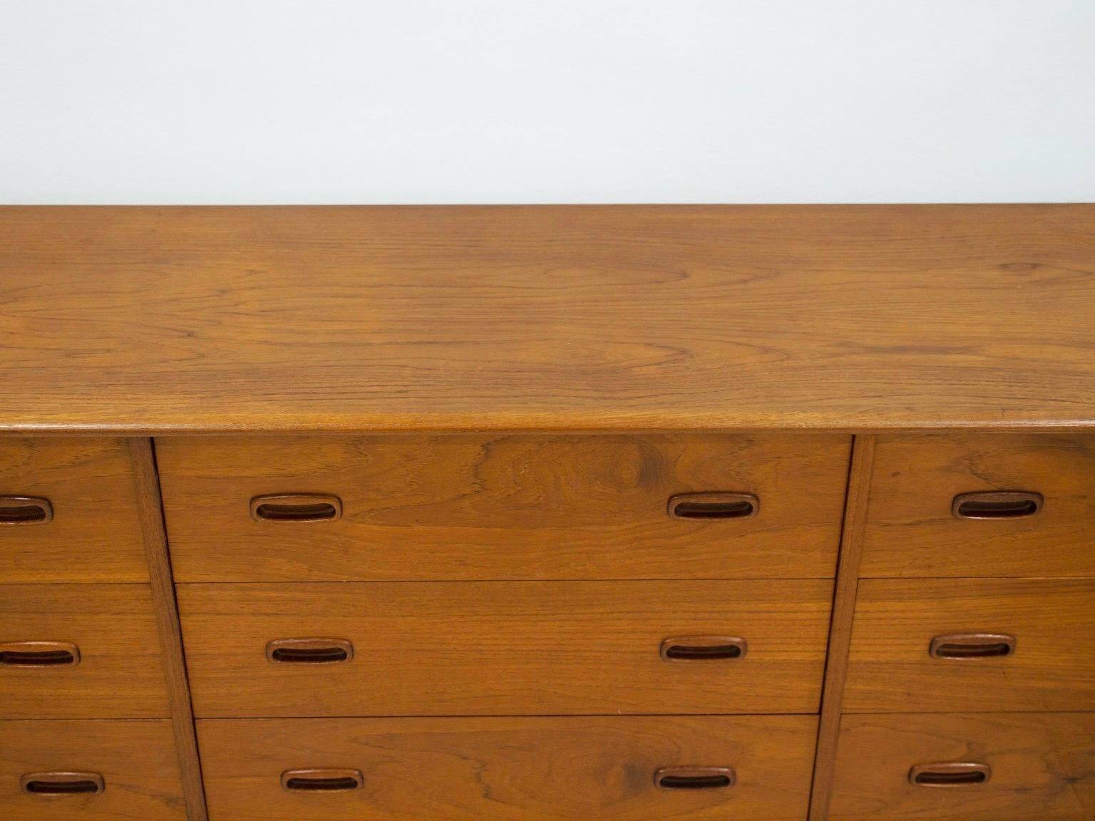 Modern Scandinavian buffet in teak with drawers