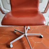 Oxford armchair by Fritz Hansen in walnut leather