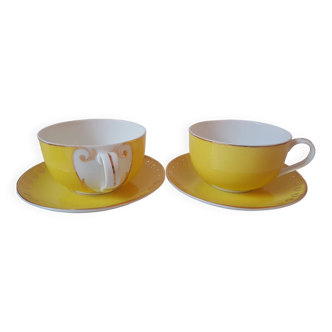 Duo de tasses petit-déjeuner vintage jaune et or. Semi porcelaine, légères. Belle contenance.