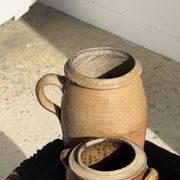 Pot ovale en grès mat beige, 1 anse