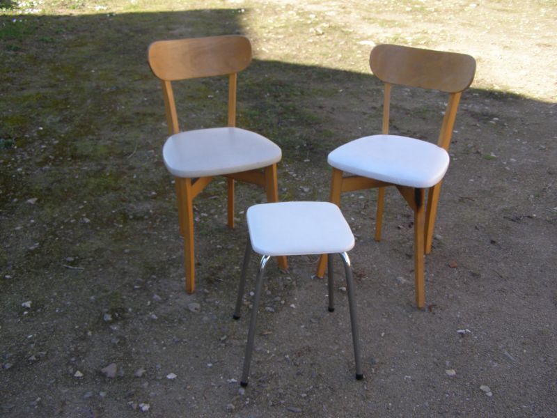 Formica table with 2 extension cords and 2 chairs, 1 stool