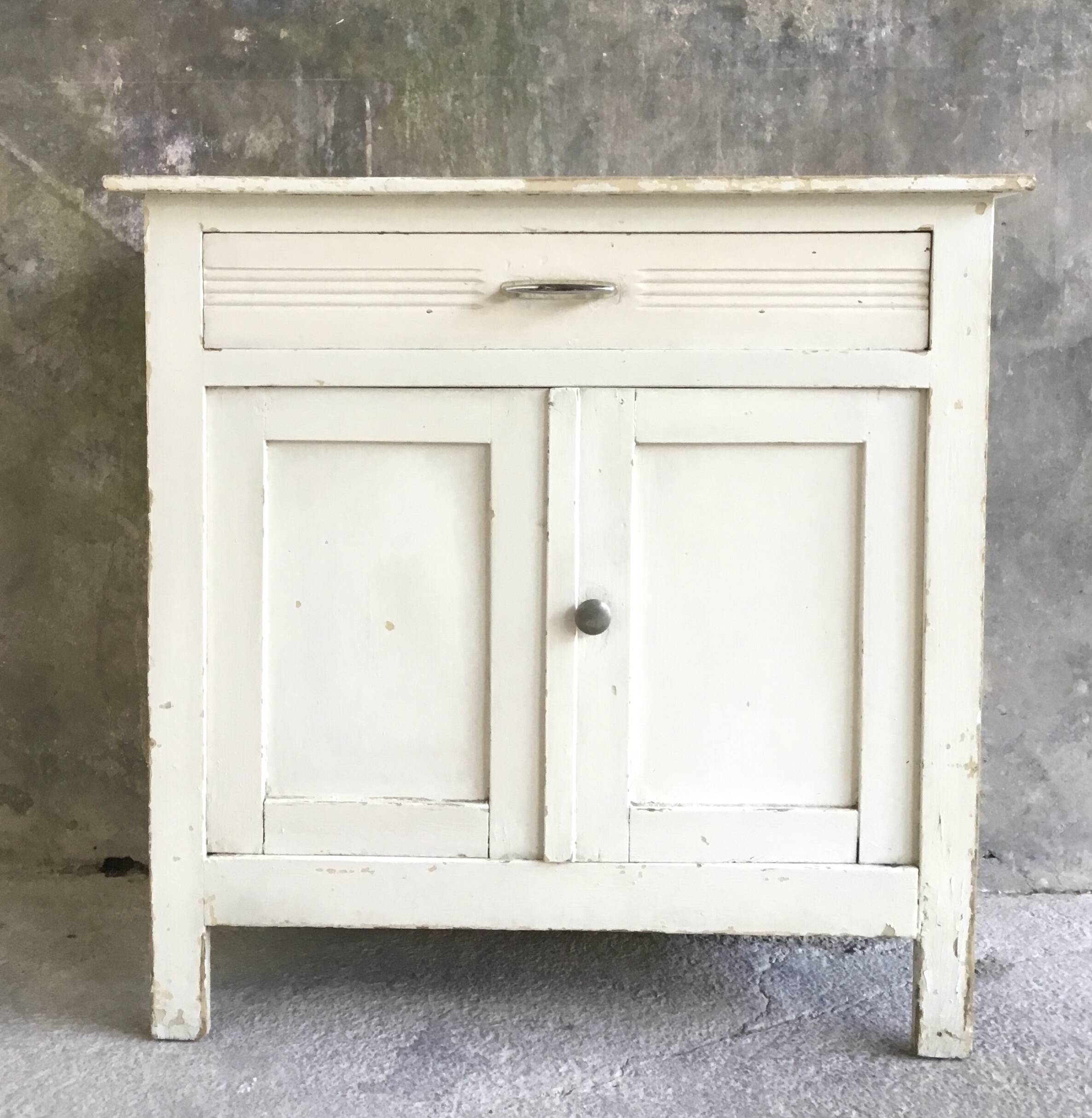 Parisian white buffet in its own juice - 1950