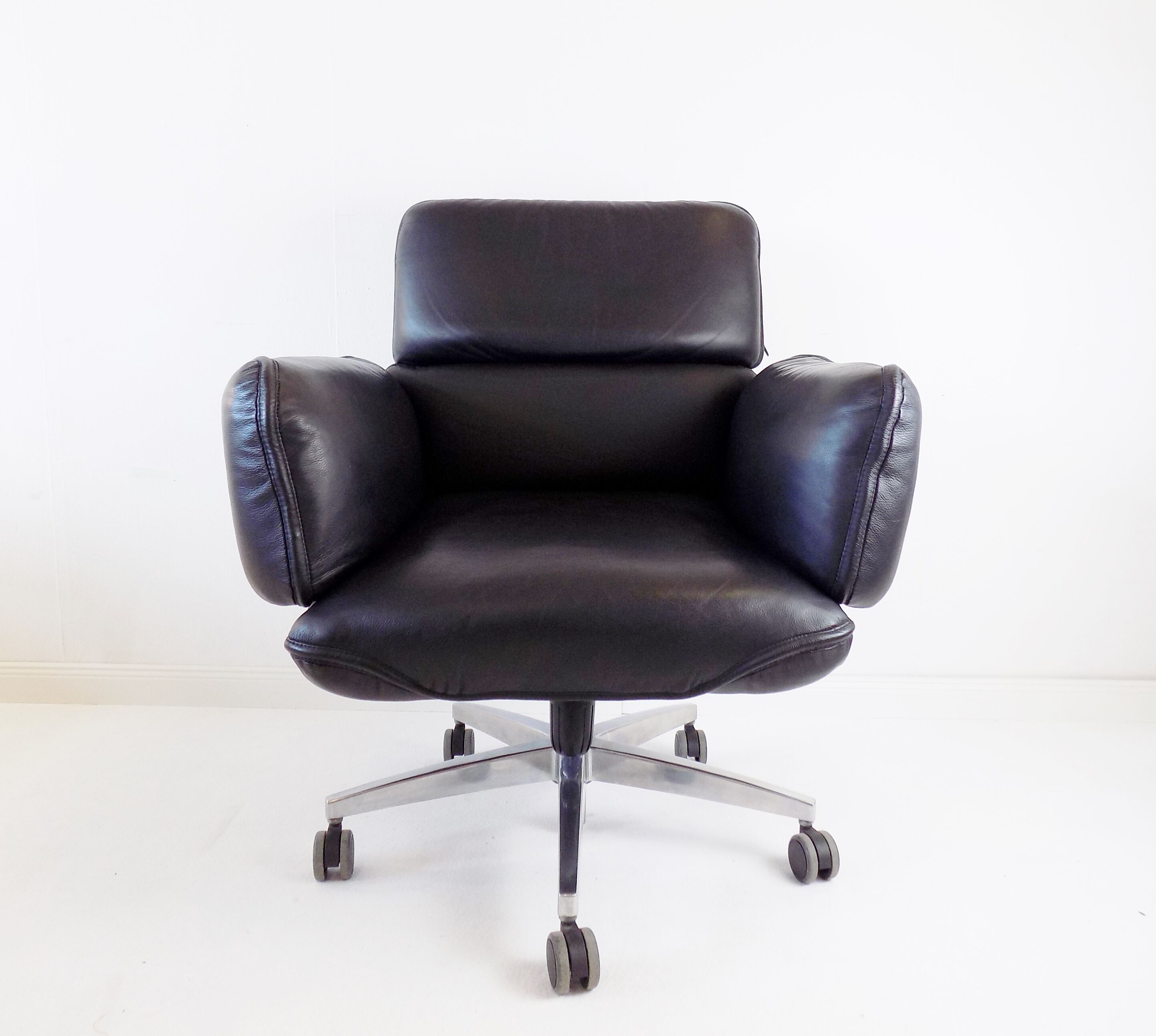 Otto Zapf office leather armchair for top star