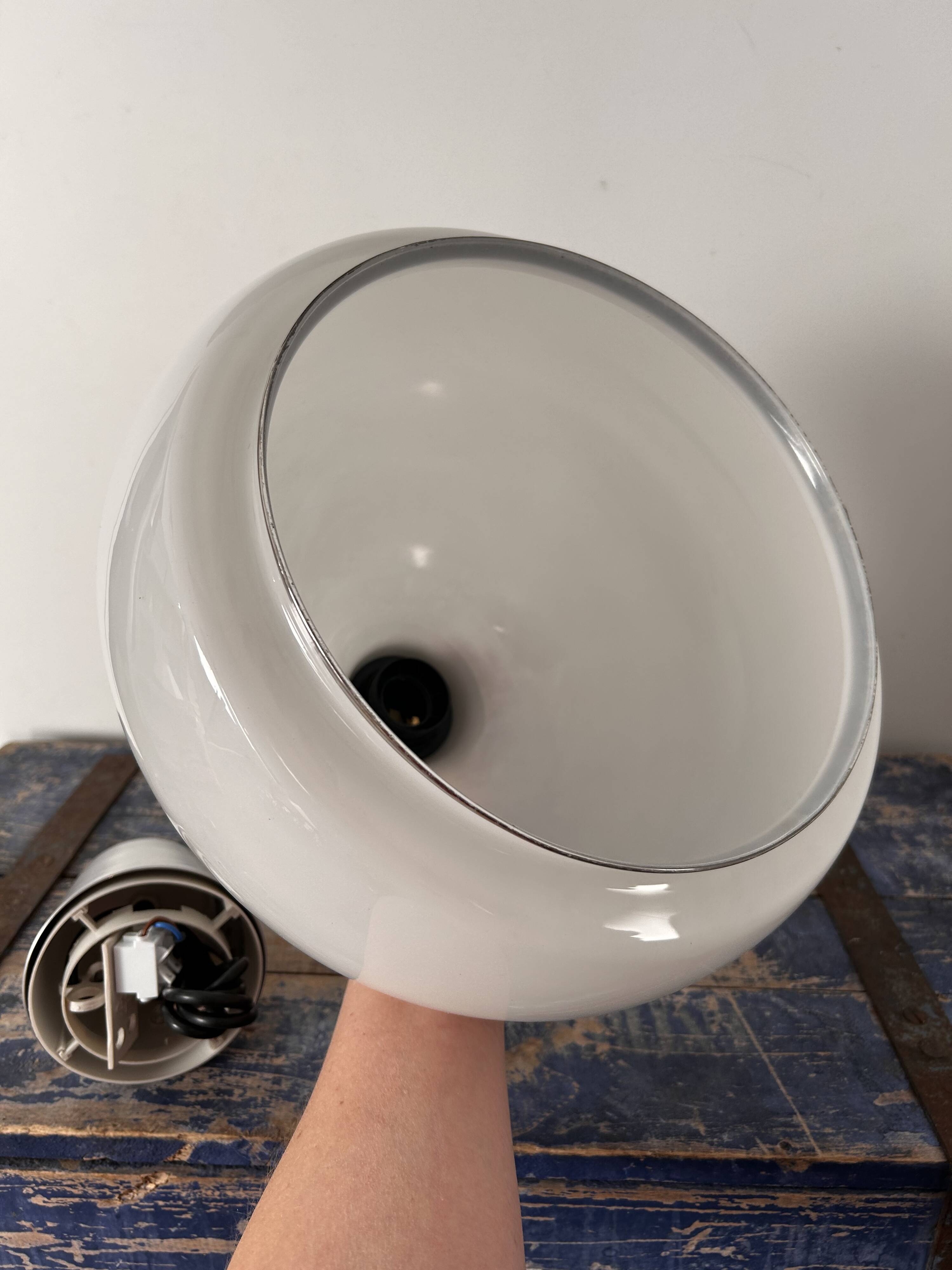 Vintage pendant light in white and silver opaline