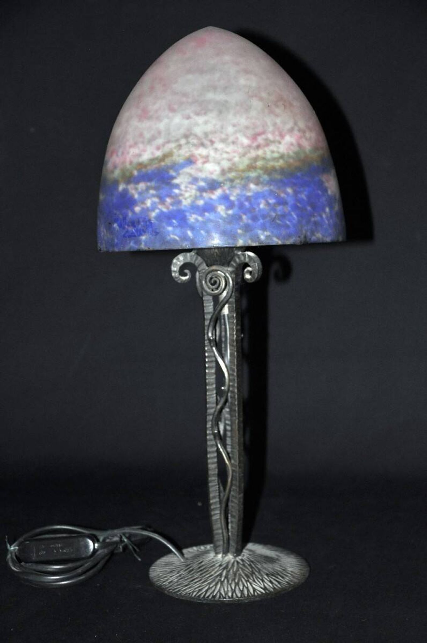 Lamp circa 1925, lampshade signed Muller Frères, wrought iron base