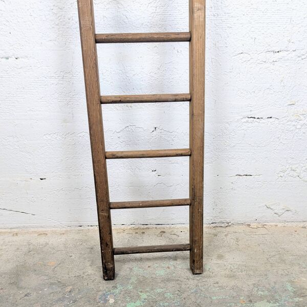 Échelle ancienne en bois
