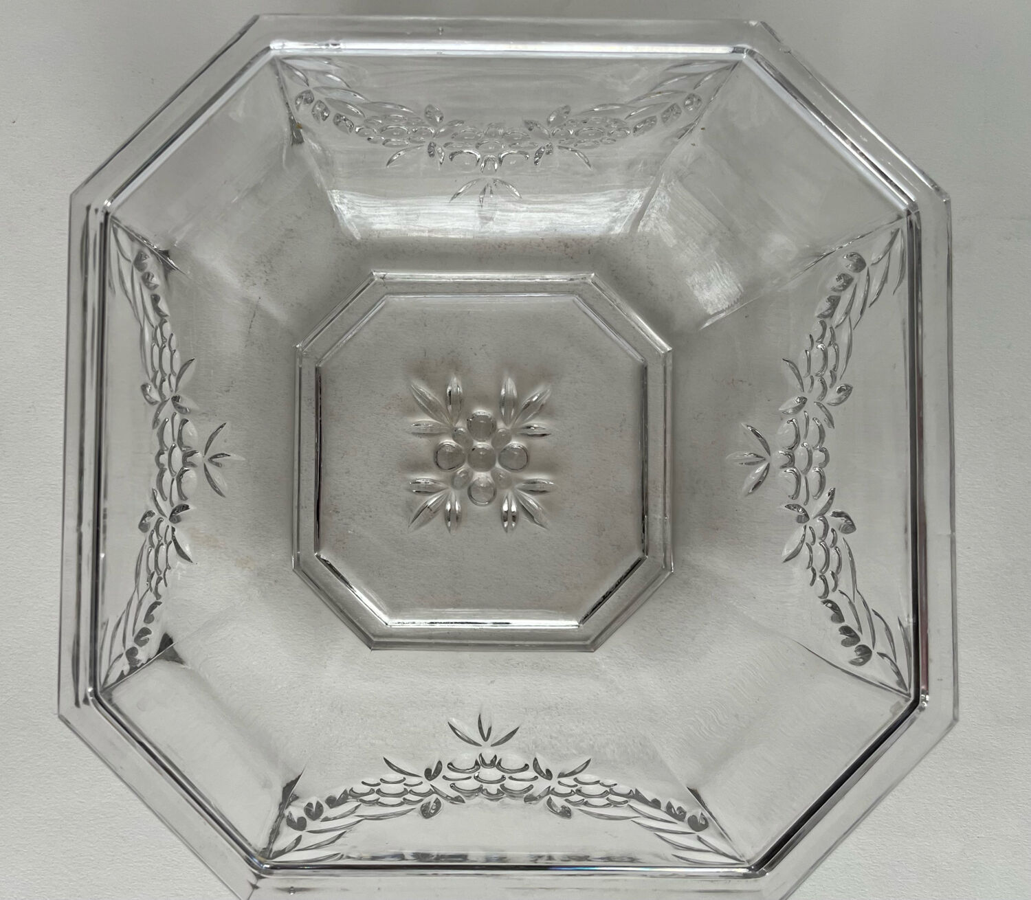 Saladier en cristal moulé