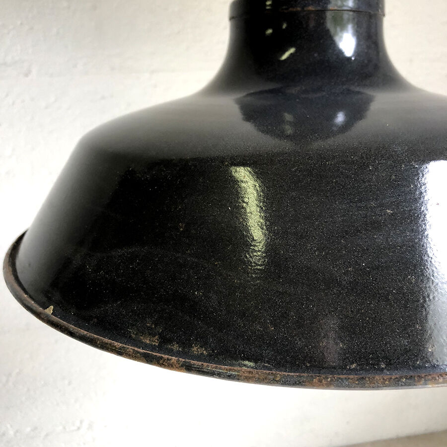 Industrial hanging lamp in grey enamelled sheet metal