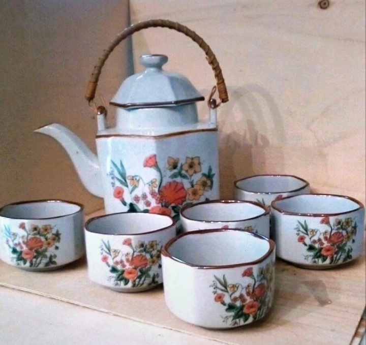 Tea service made in Korea