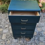 Vintage chest of drawers with 5 drawers