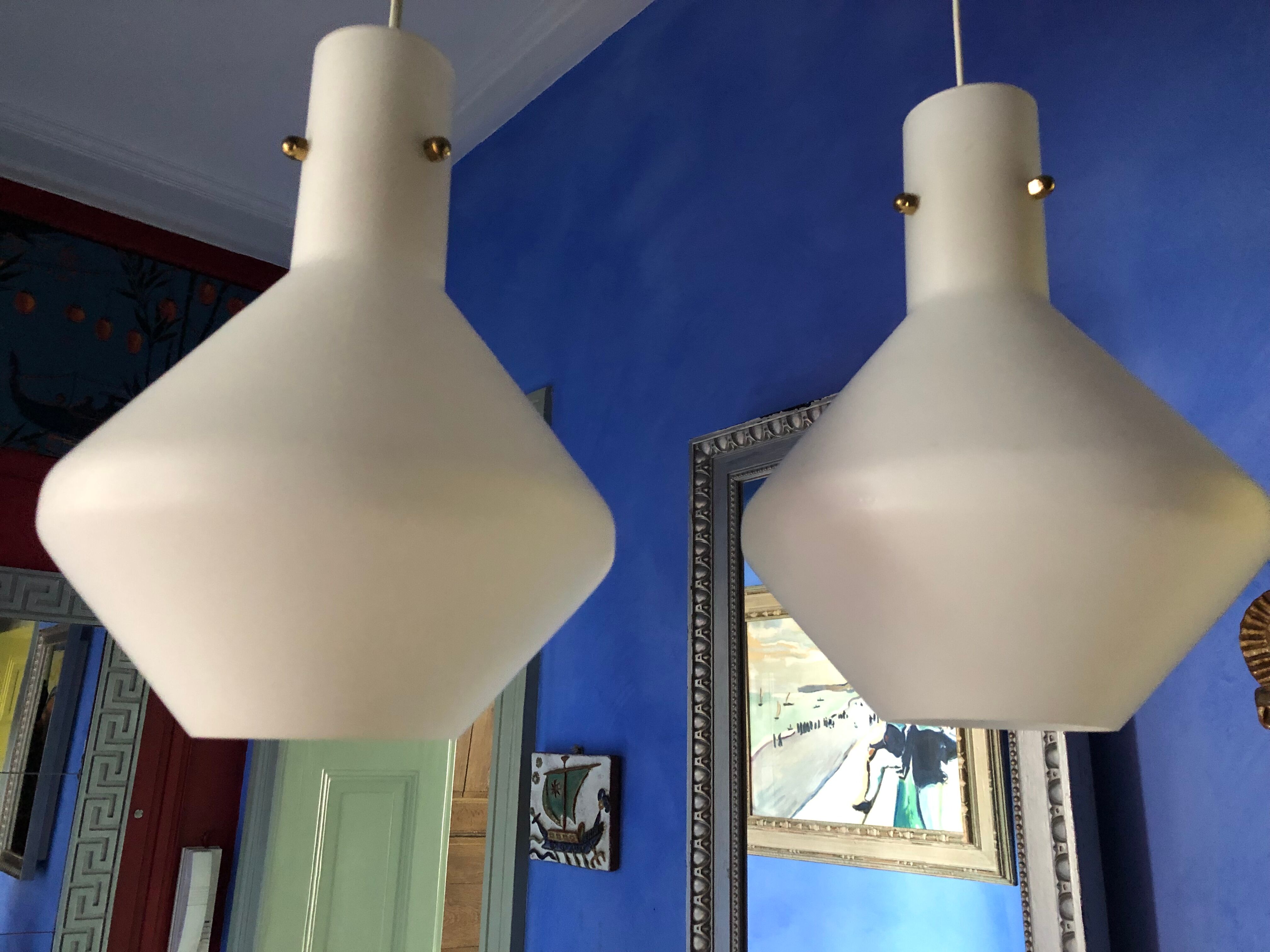 Scandinavian suspension 1960 2 white opalines