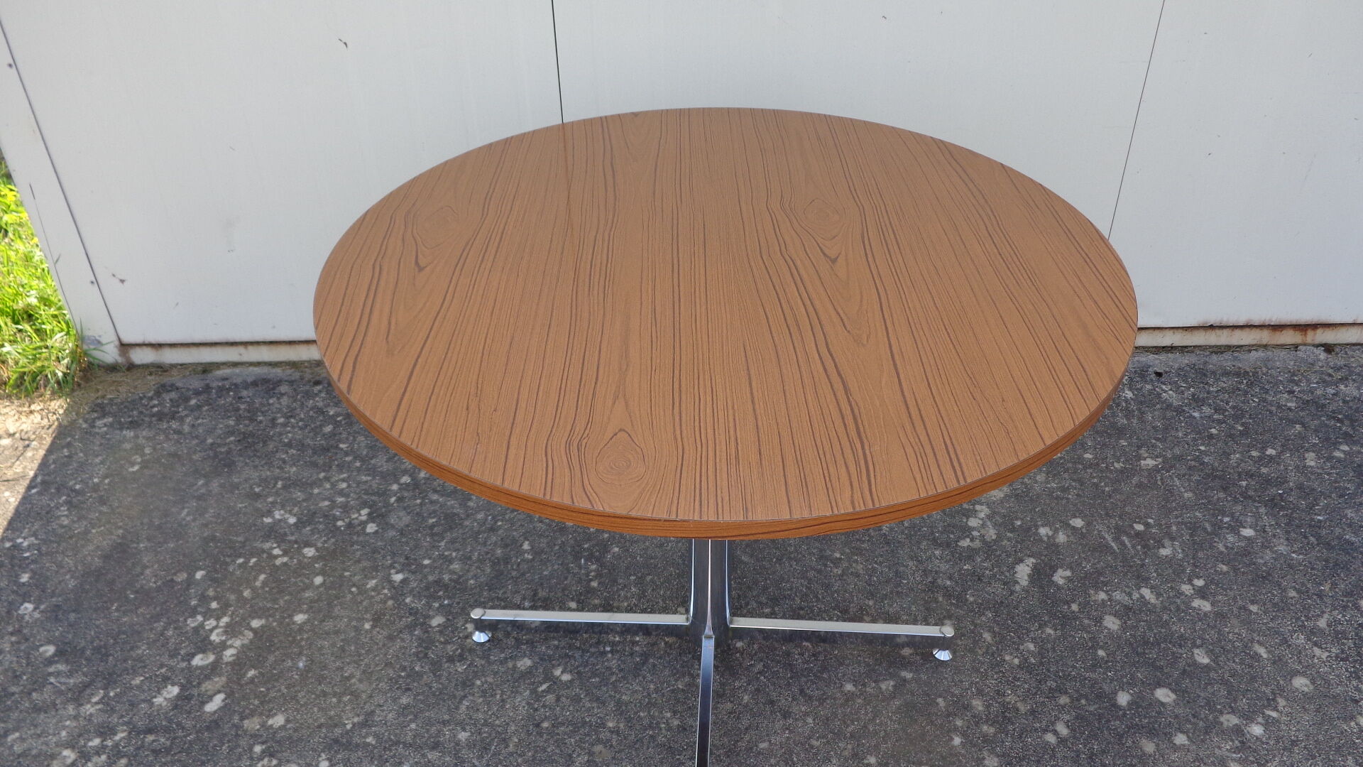 Faux wood kitchen table