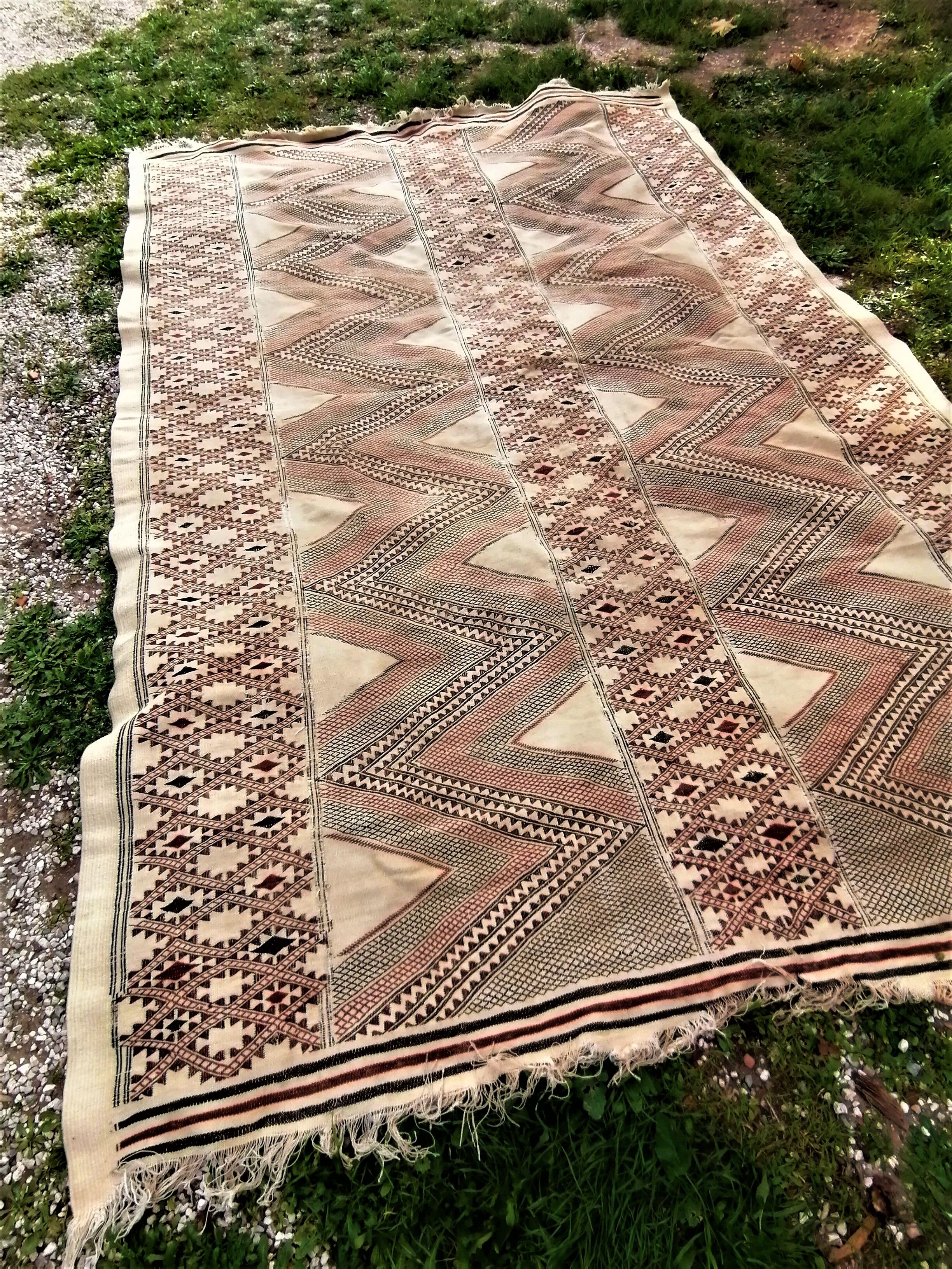 -oriental carpet. kilim. north africa. (305 x 200)