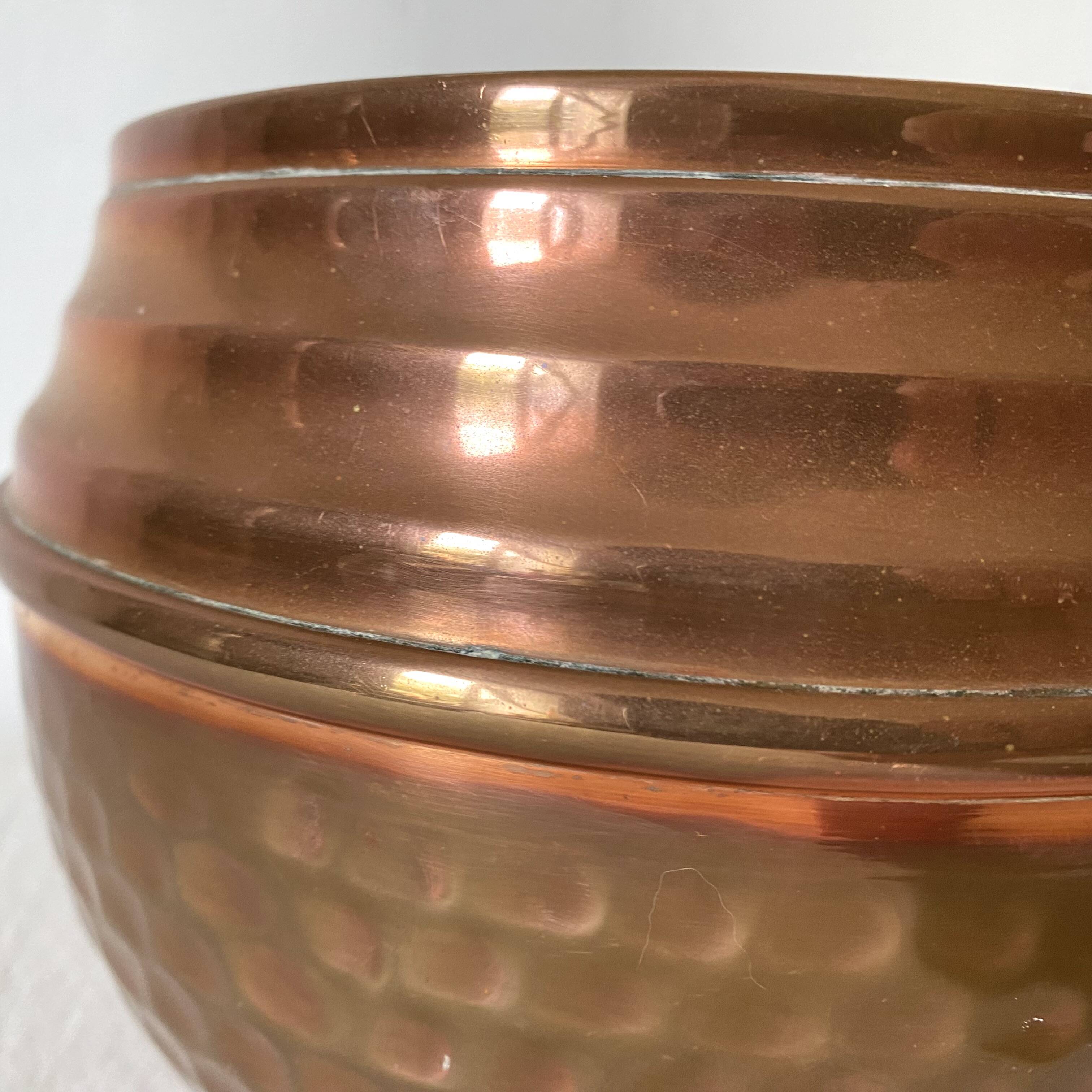Villedieu hammered copper pot cover