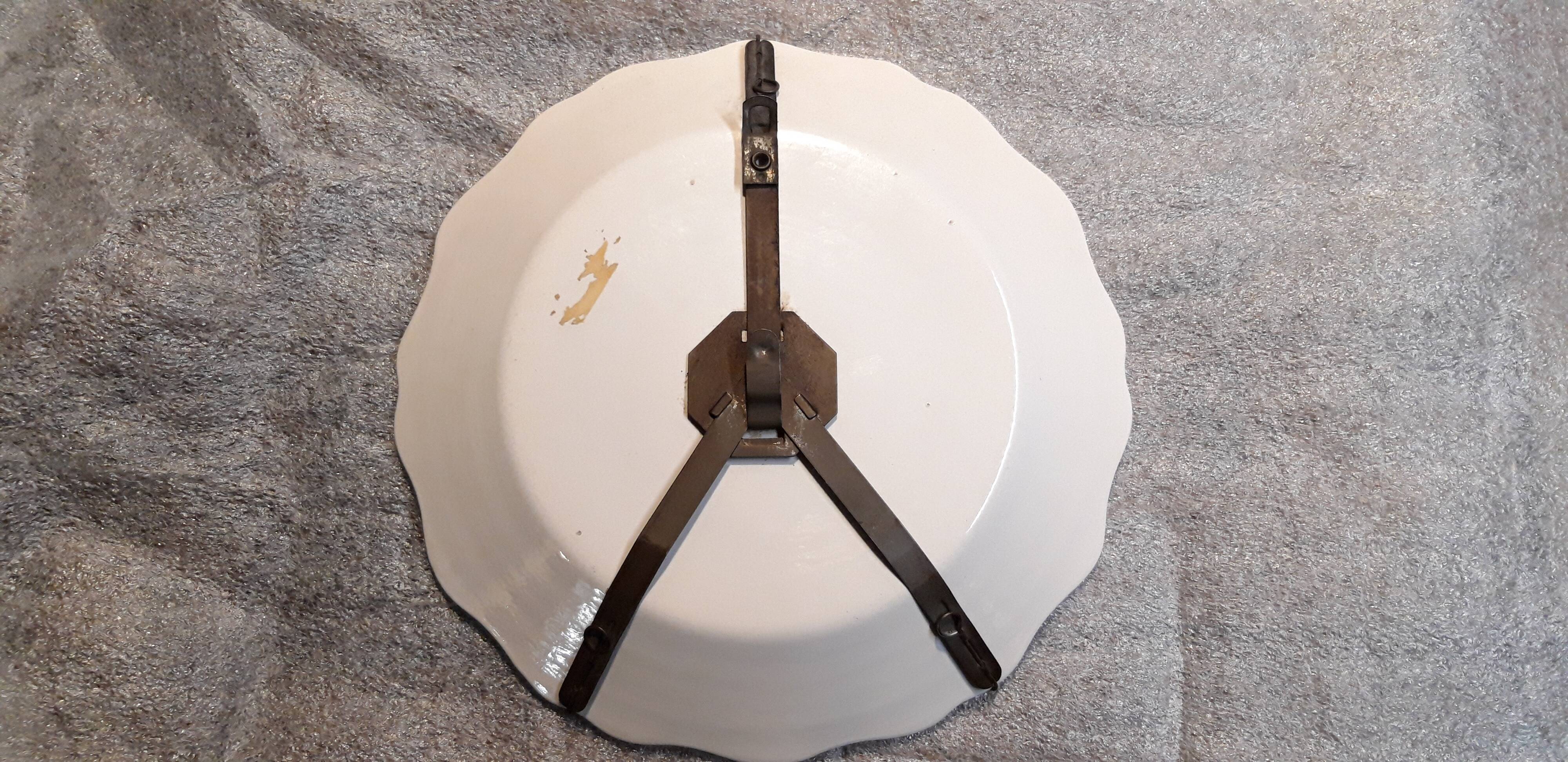 Rooster plate