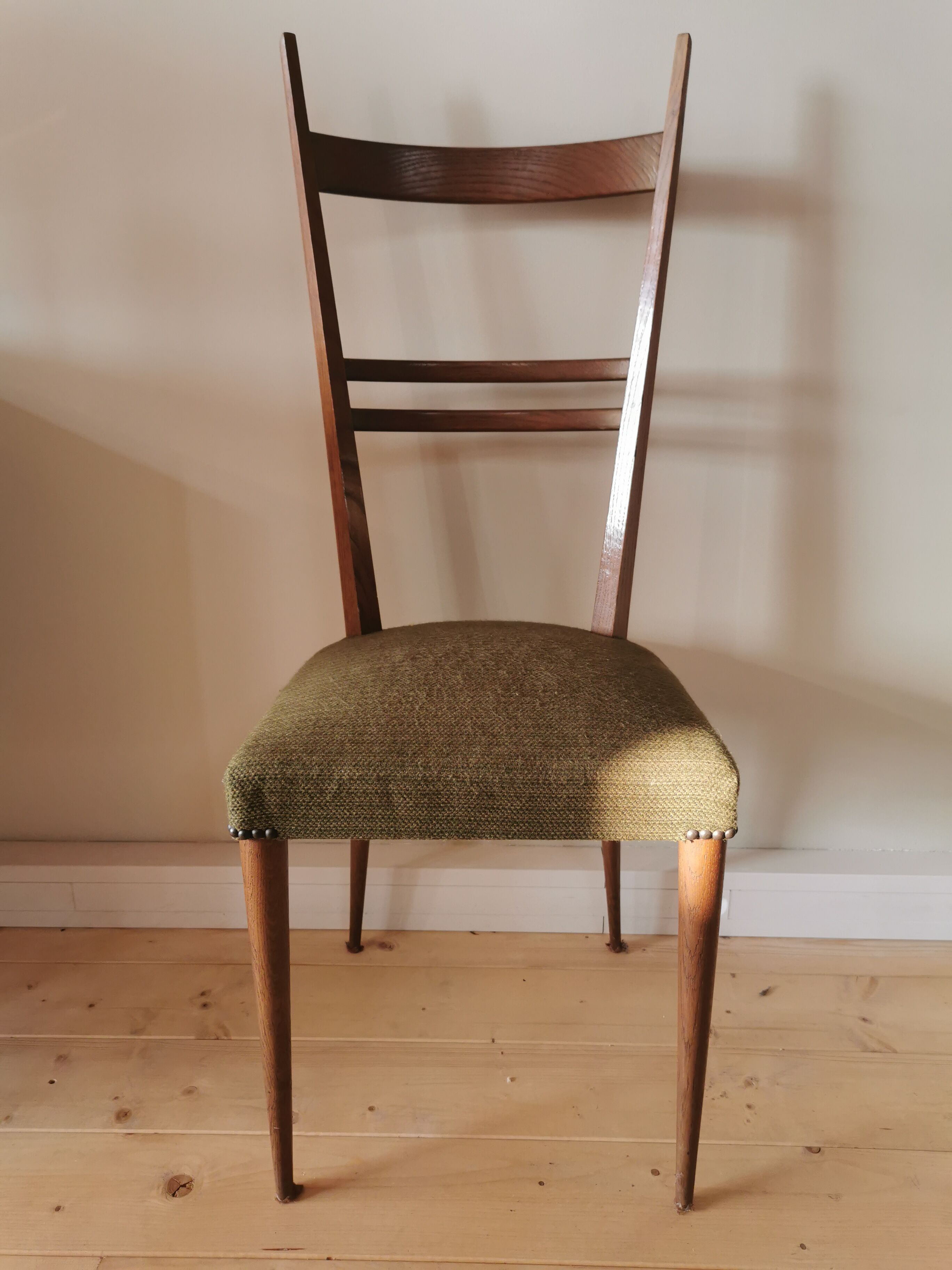 Lot of 6 Italian oak chairs from the 60s