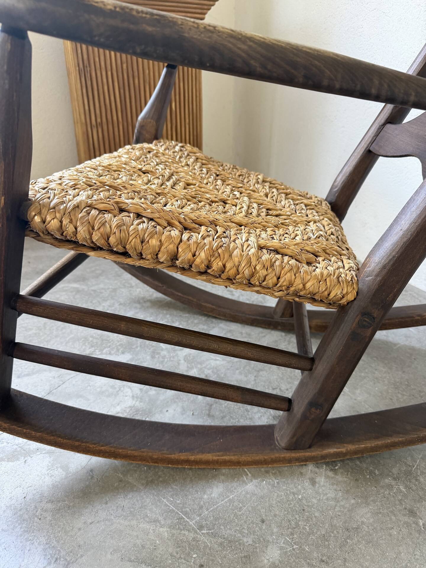 Rocking chair 1900 France cord