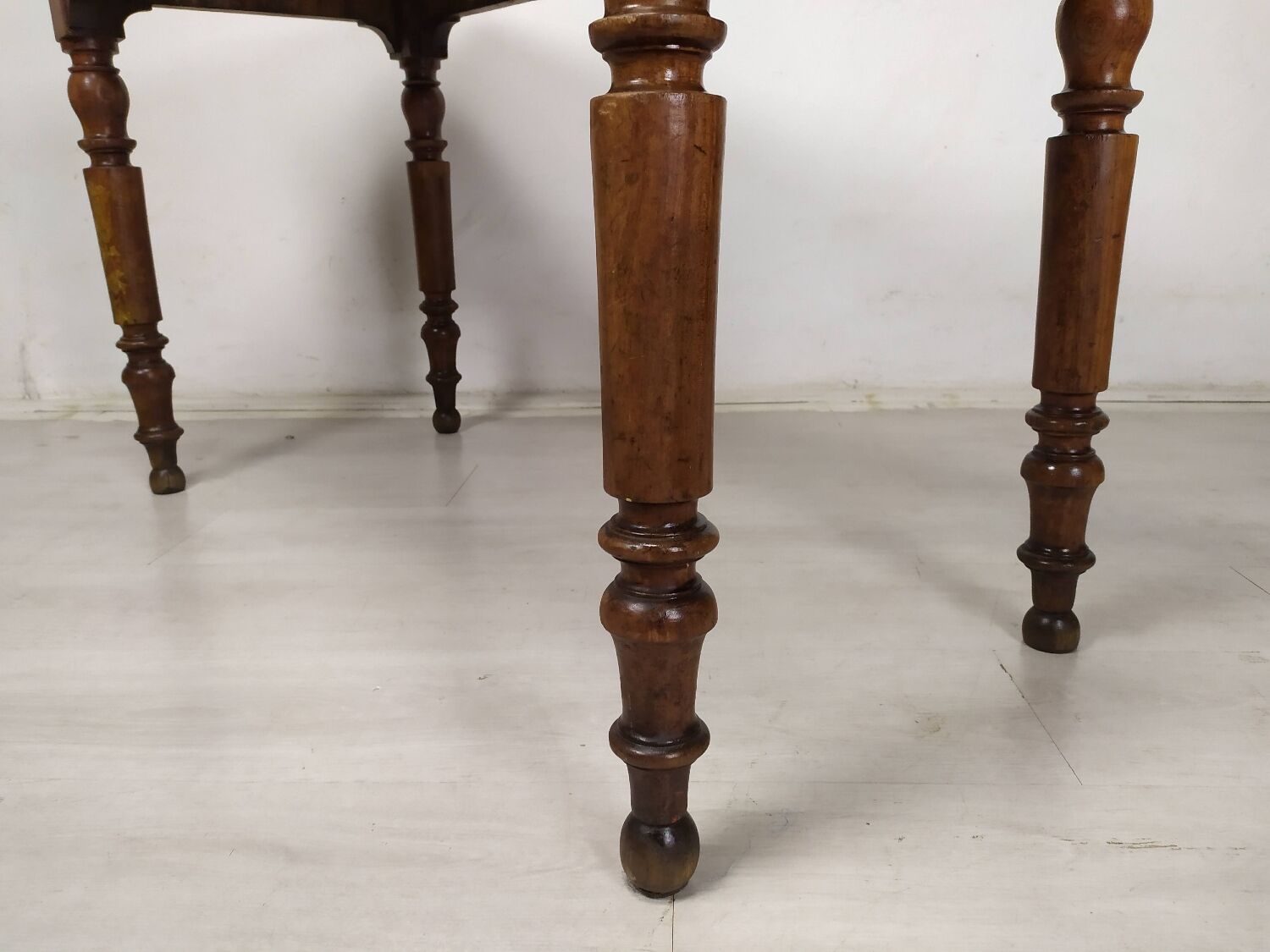 Table de ferme bistrot