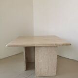Table basse carré en travertin