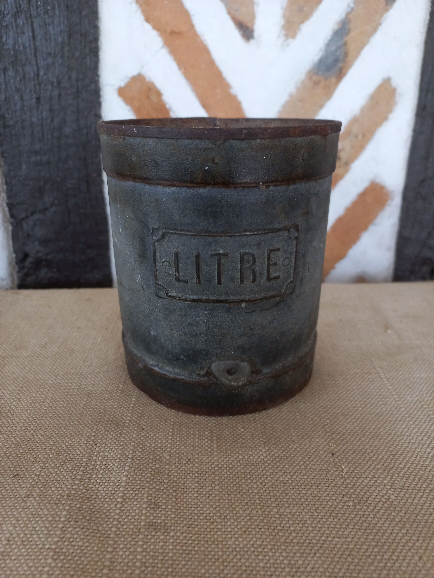 Old metal fishmonger measure box